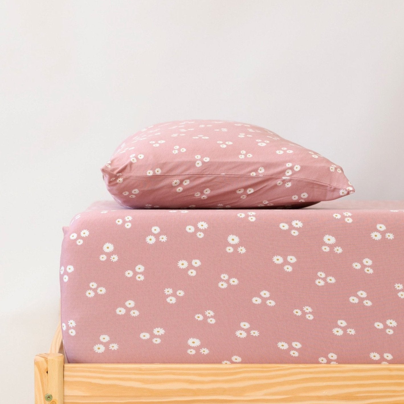 Mauve Blooms Twin Sheet With Pillow Case