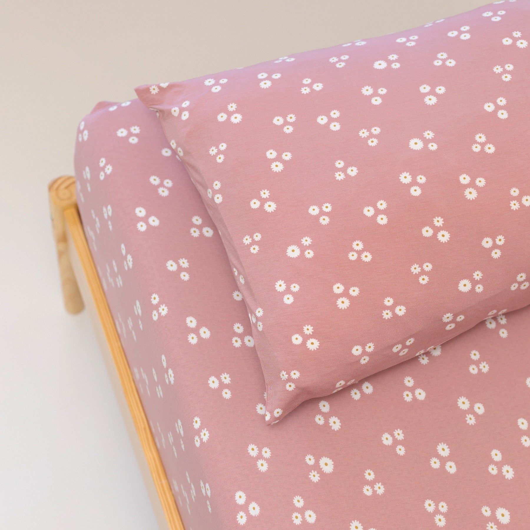 Mauve Blooms Twin Sheet With Pillow Case
