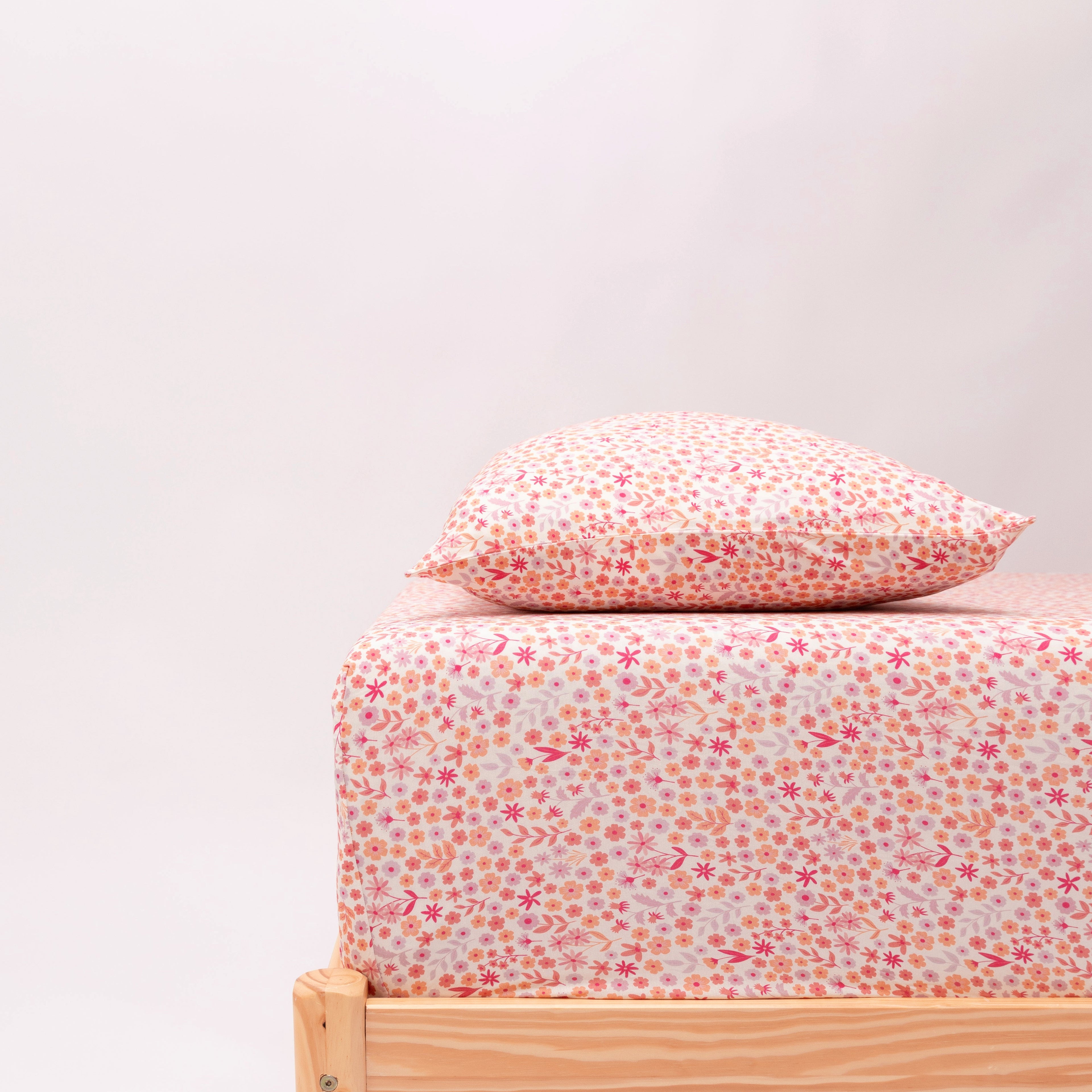 Spring Fields Twin Sheet With Pillow Case