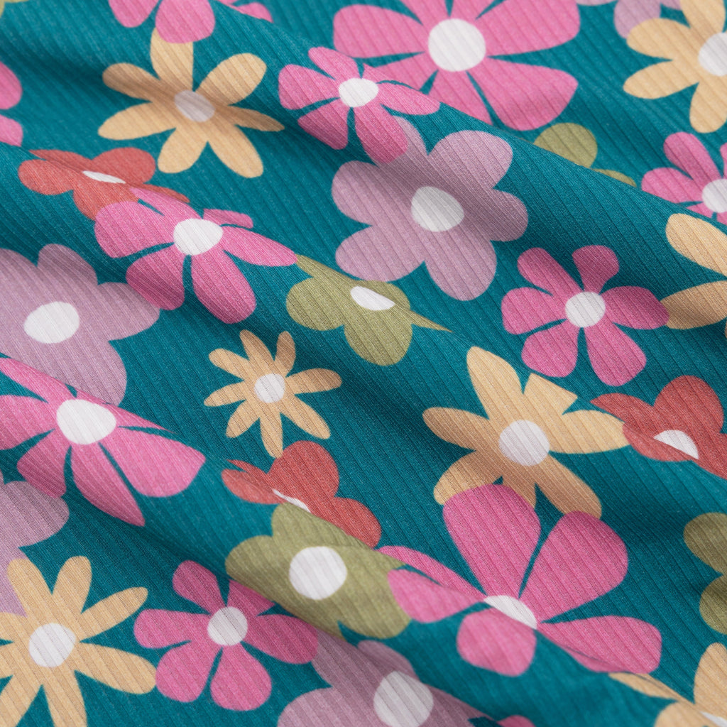 Retro Daisies Small Ribbed Toddler Blanket