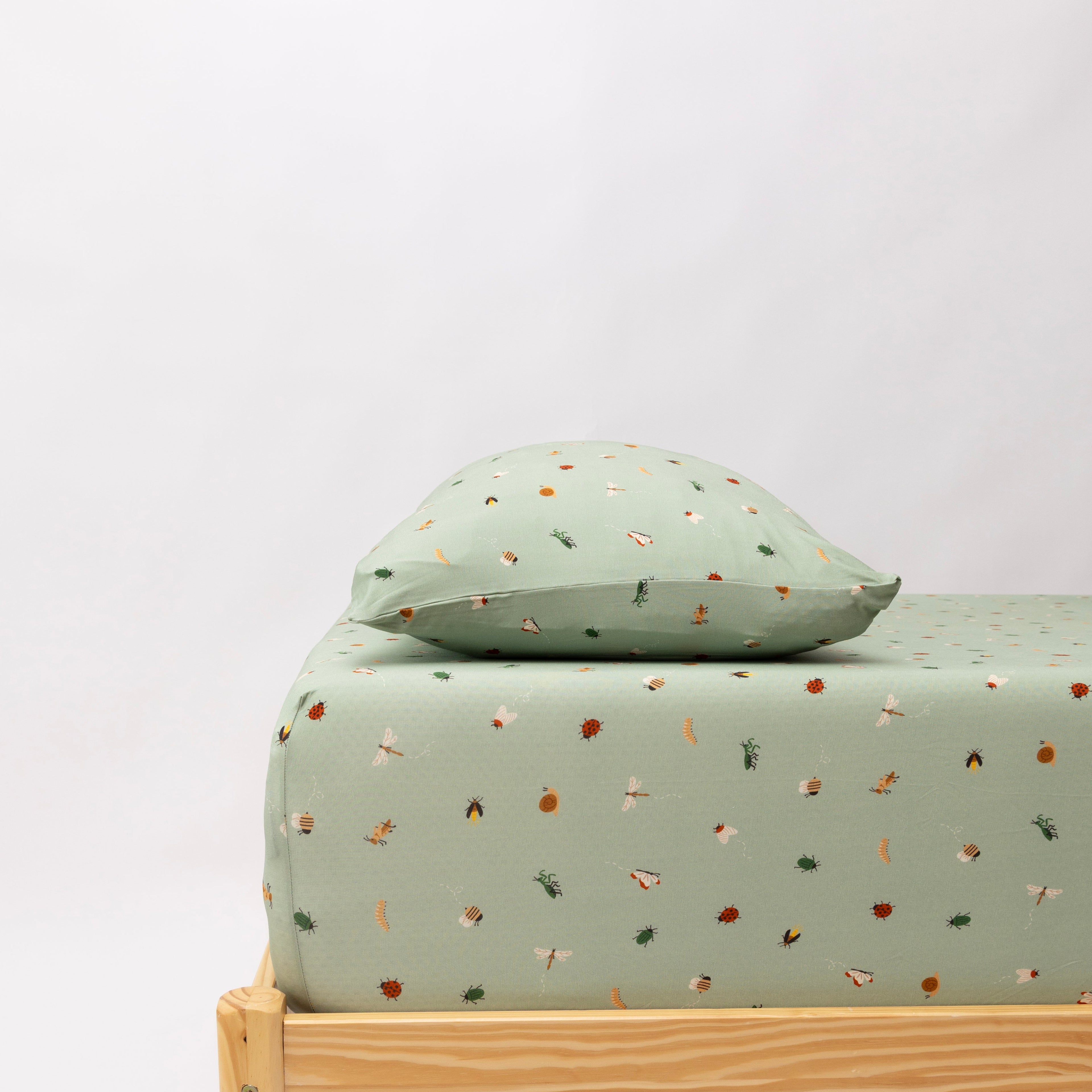 Backyard Bugs Twin Sheet With Pillow Case