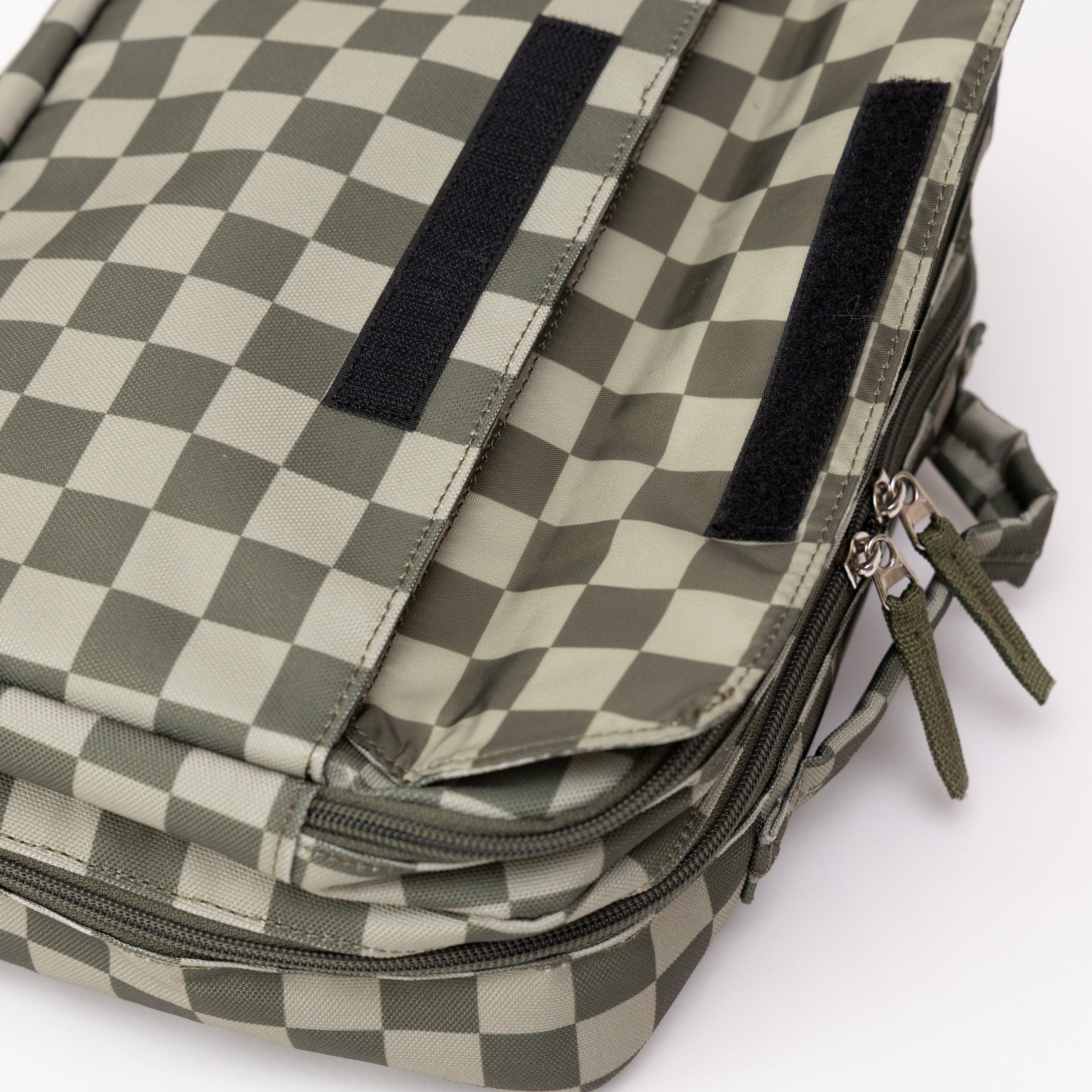 Dark Checkered Lunchbox