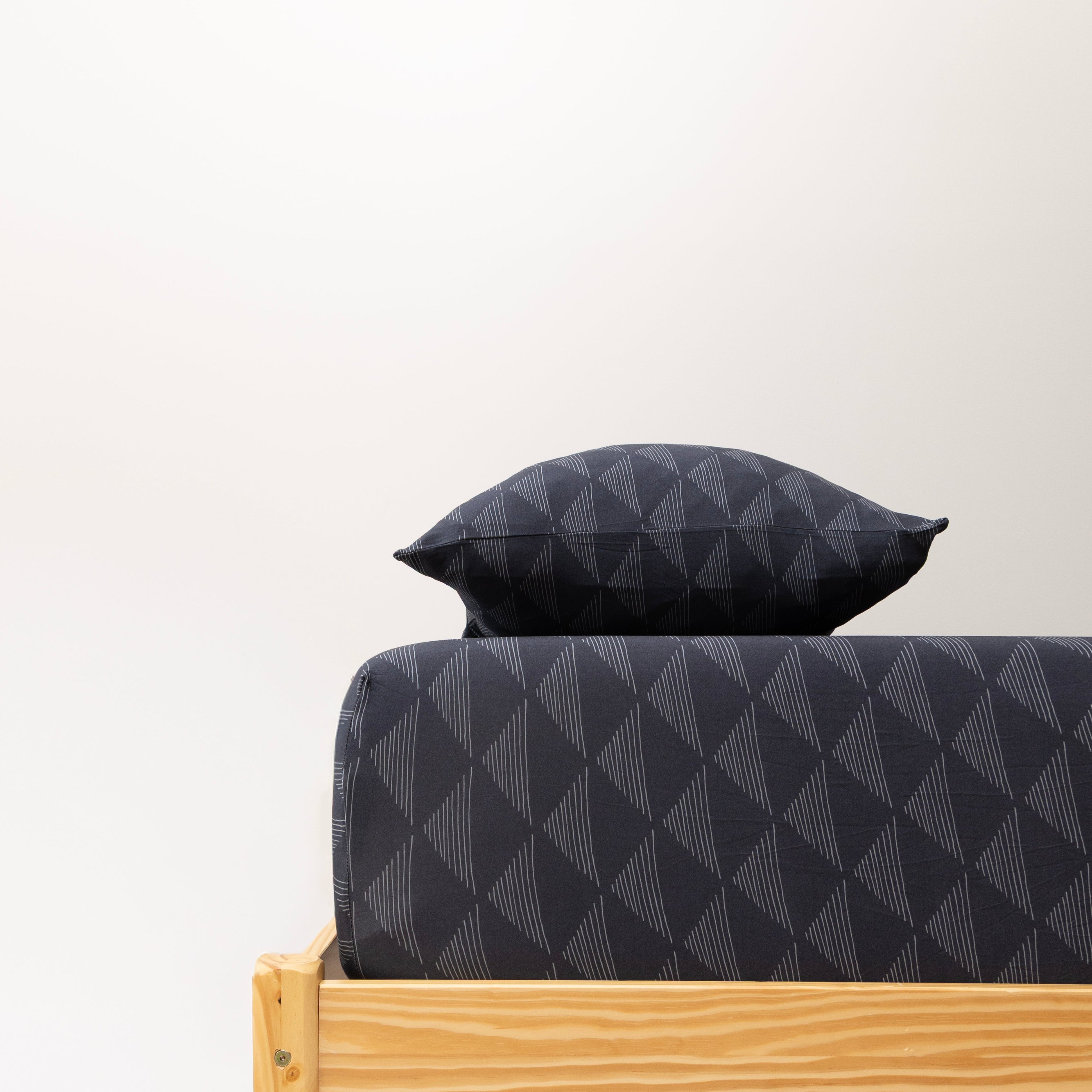 Triangles Twin Sheet With Pillow Case