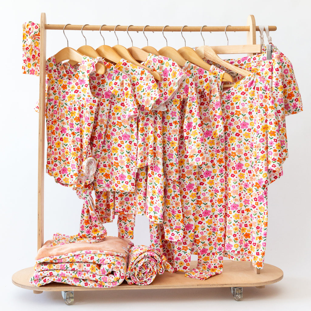 Summer Blooms Small Ribbed Toddler Blanket (Peach Backing)