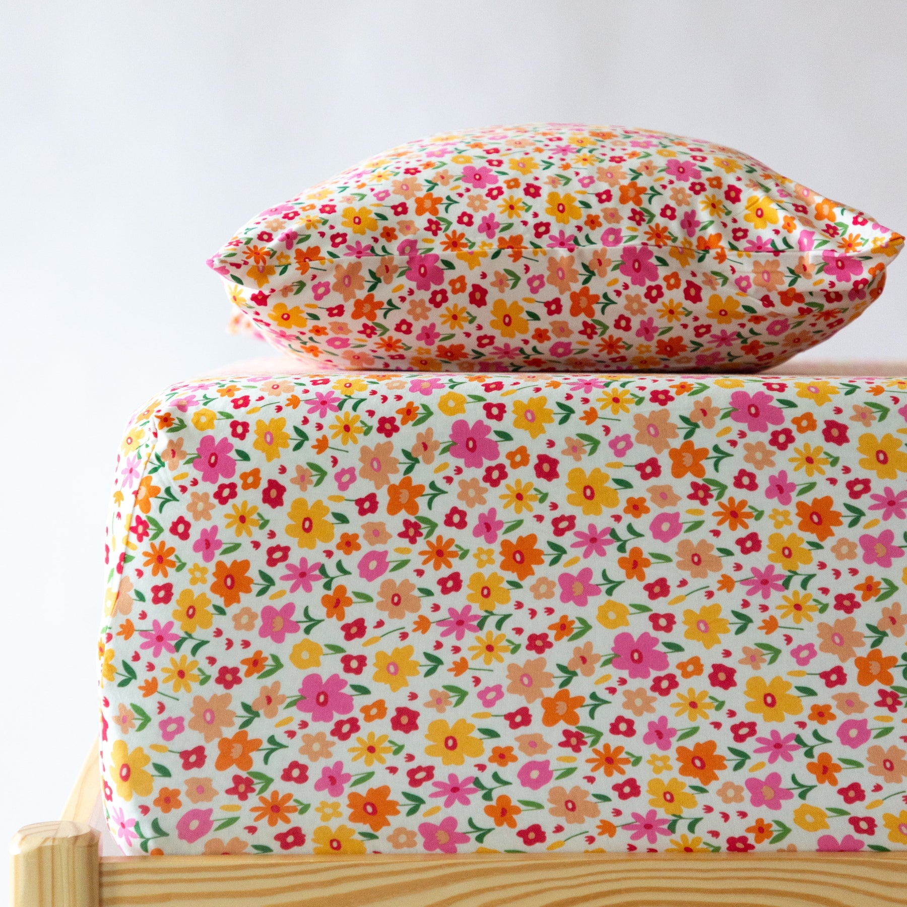 Summer Blooms Twin Sheet With Pillow Case