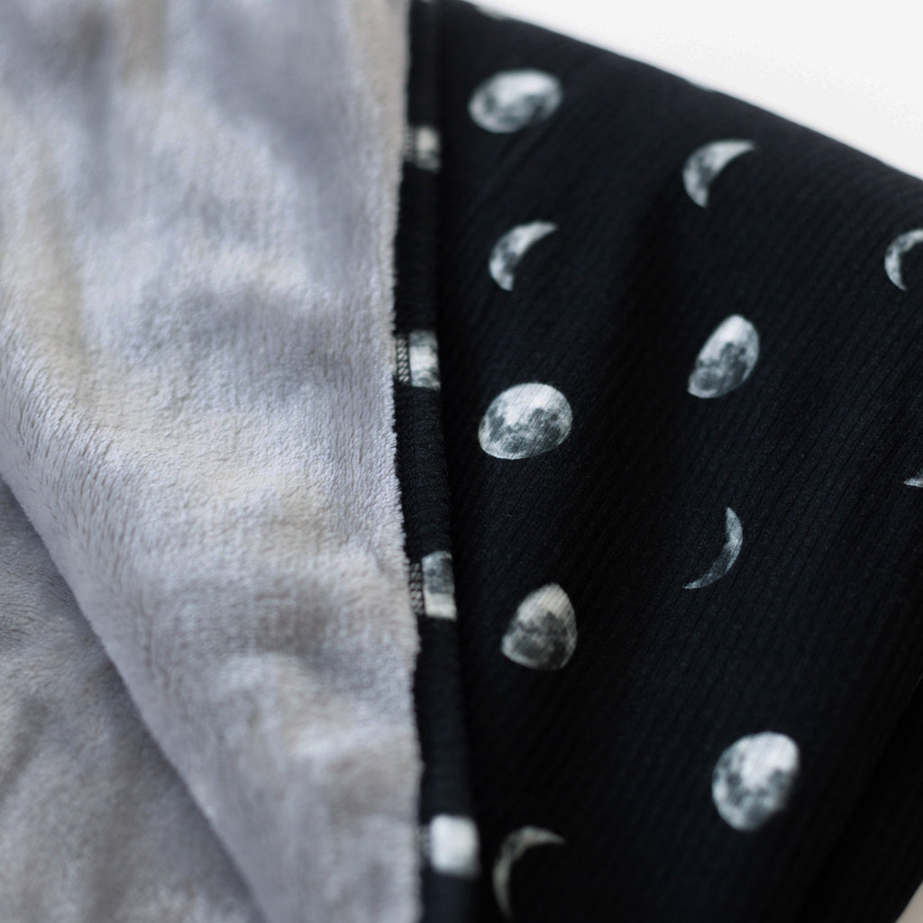 Moon Phases Small Ribbed Adult Blanket