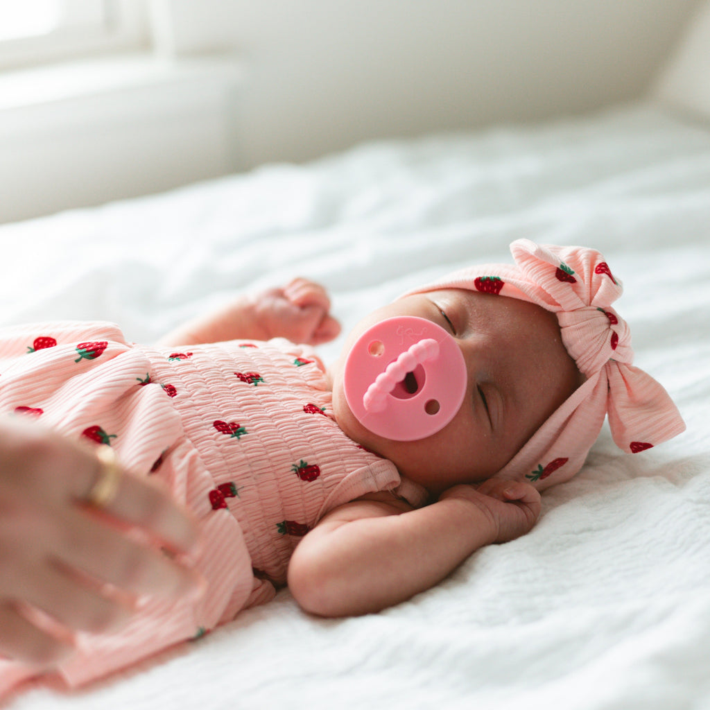 Strawberries Small Ribbed Bow