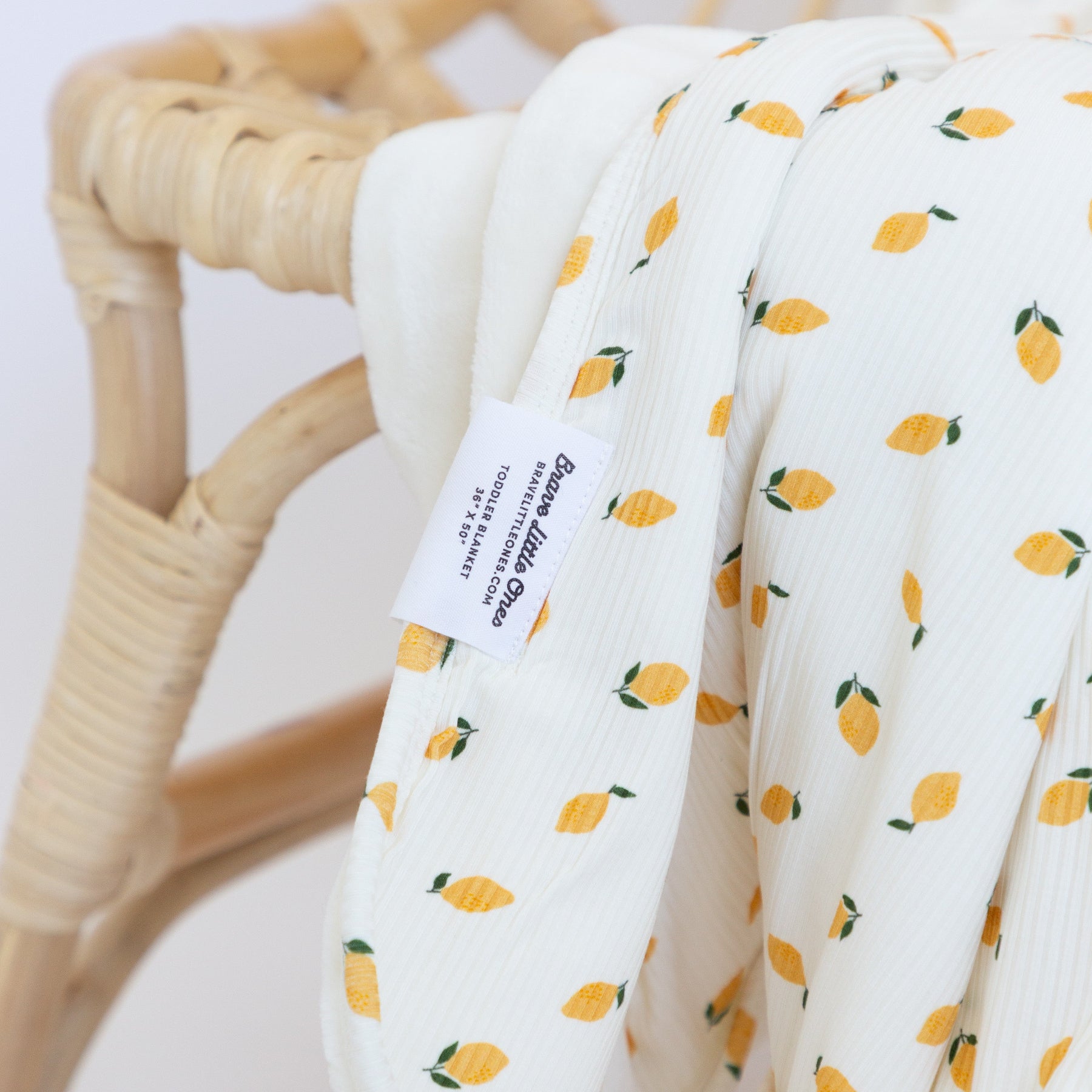 Lemons Small Ribbed Adult Blanket