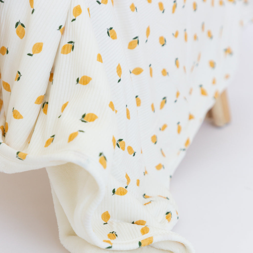 Lemons Small Ribbed Toddler Blanket