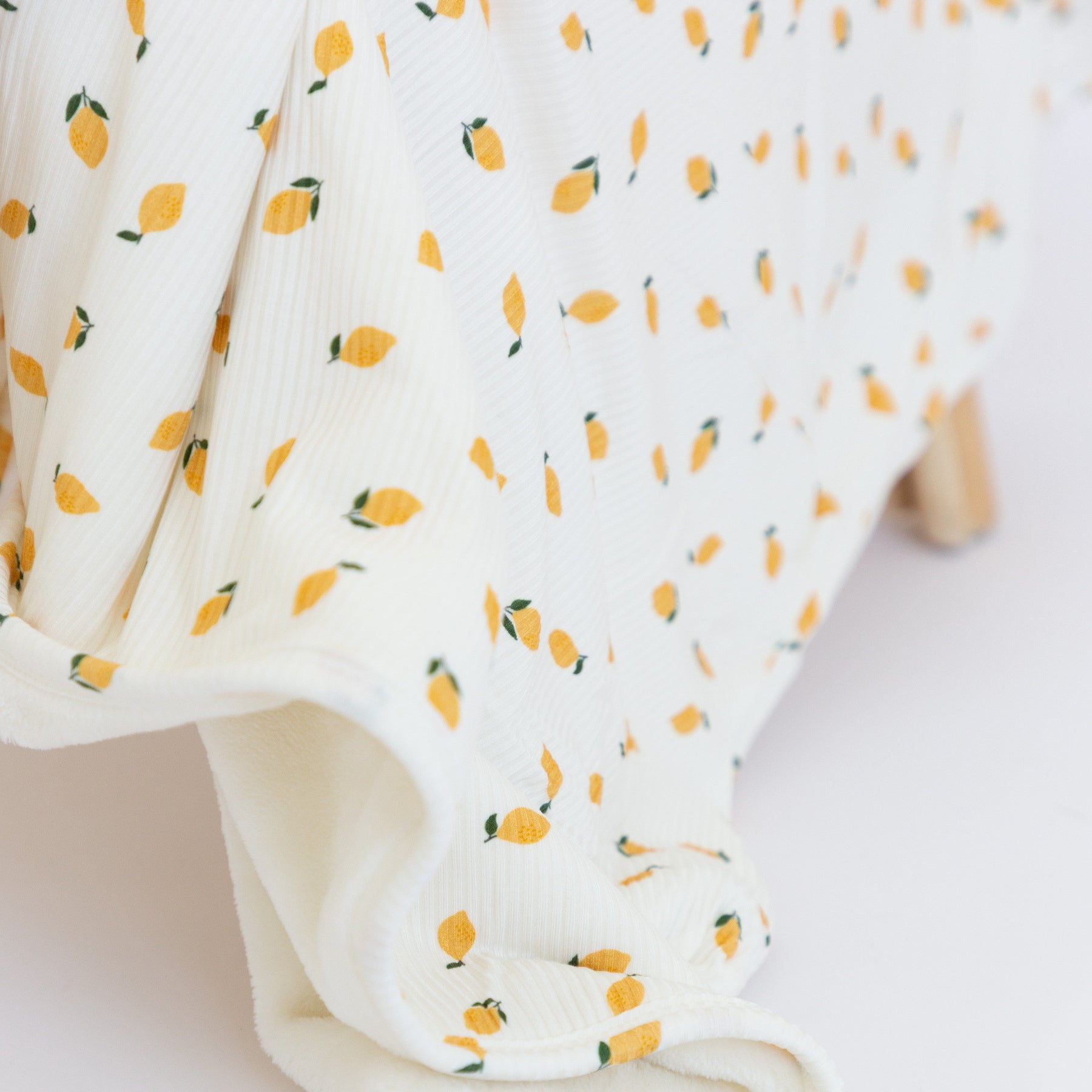 Lemons Small Ribbed Toddler Blanket