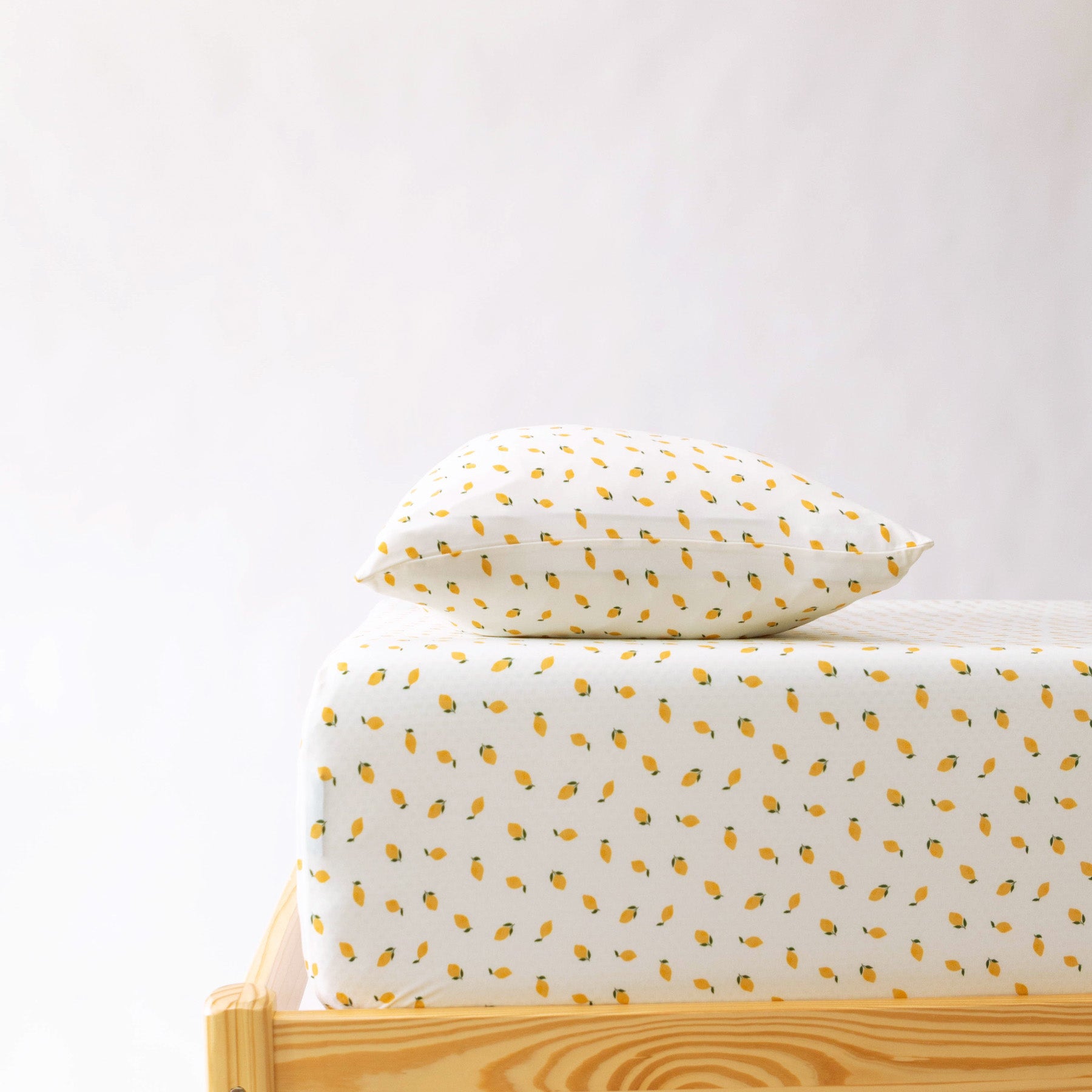 Lemons Twin Sheet With Pillow Case