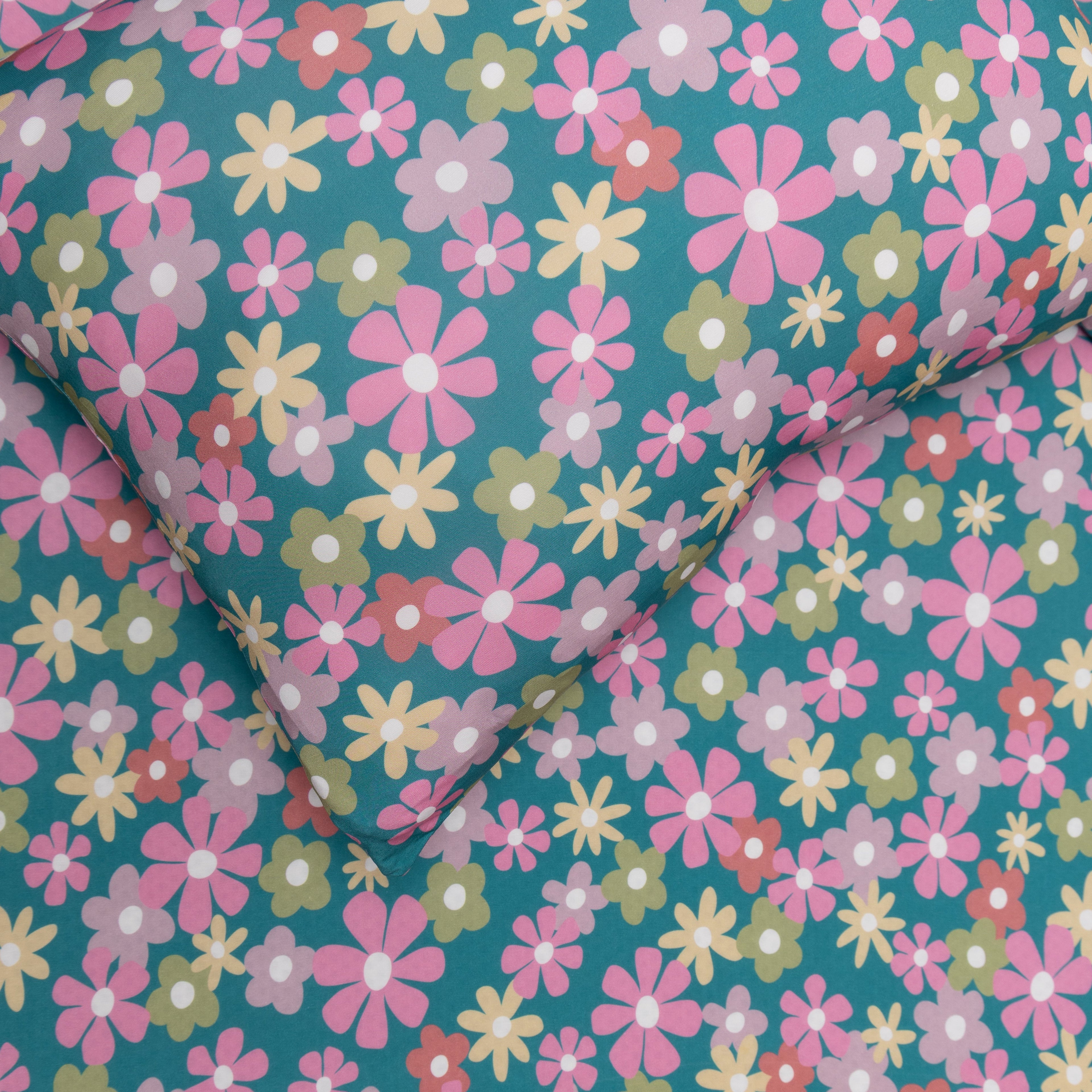 Retro Daisies Twin Sheet With Pillow Case