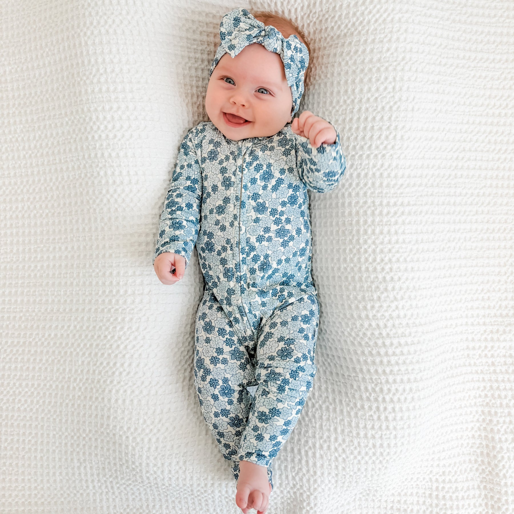 Bluebell Blossoms Small Ribbed Bow