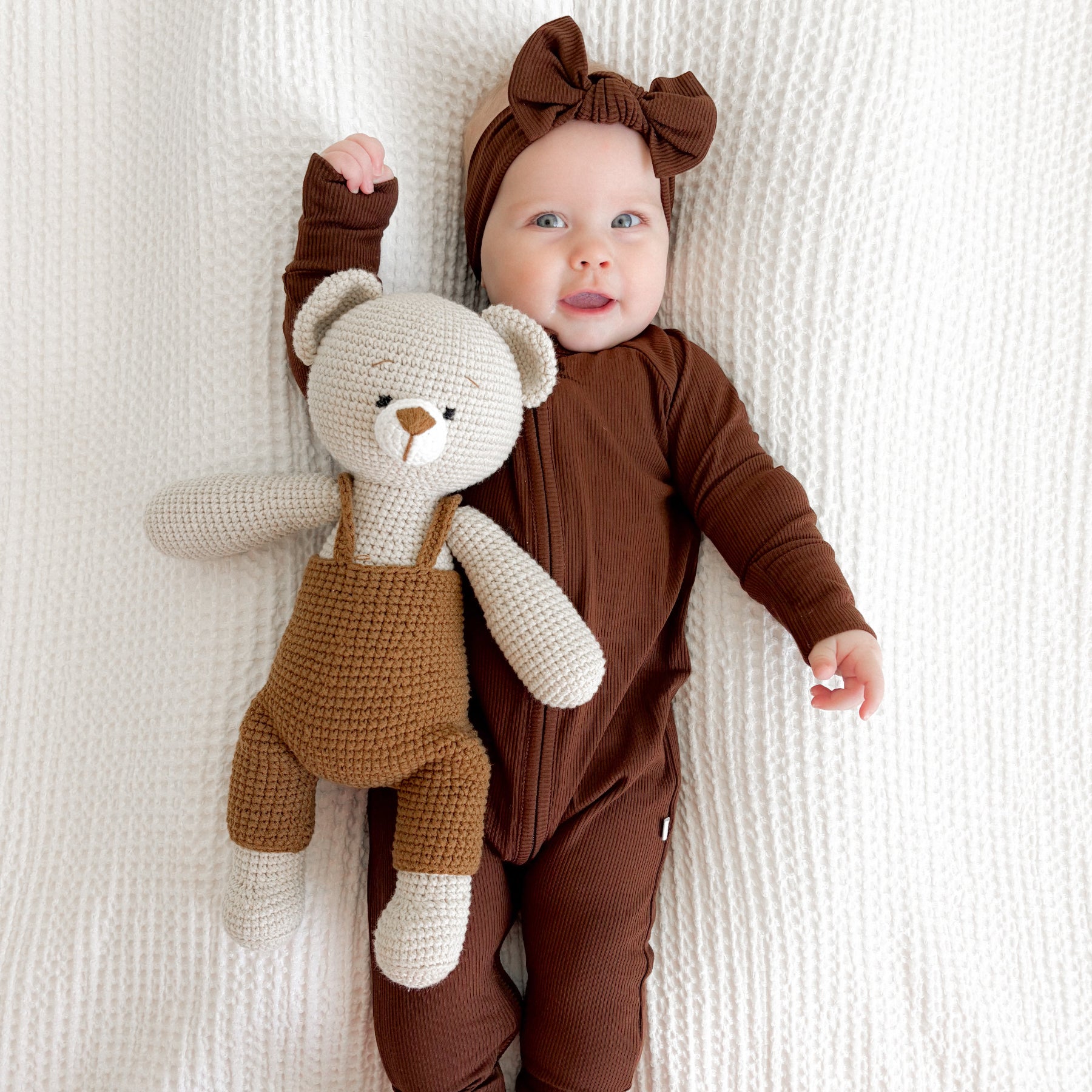 Pinecone Small Ribbed Bow