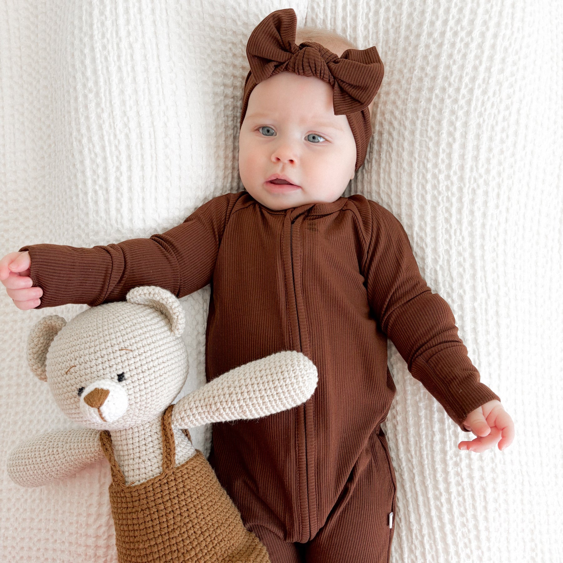 Pinecone Small Ribbed Bow