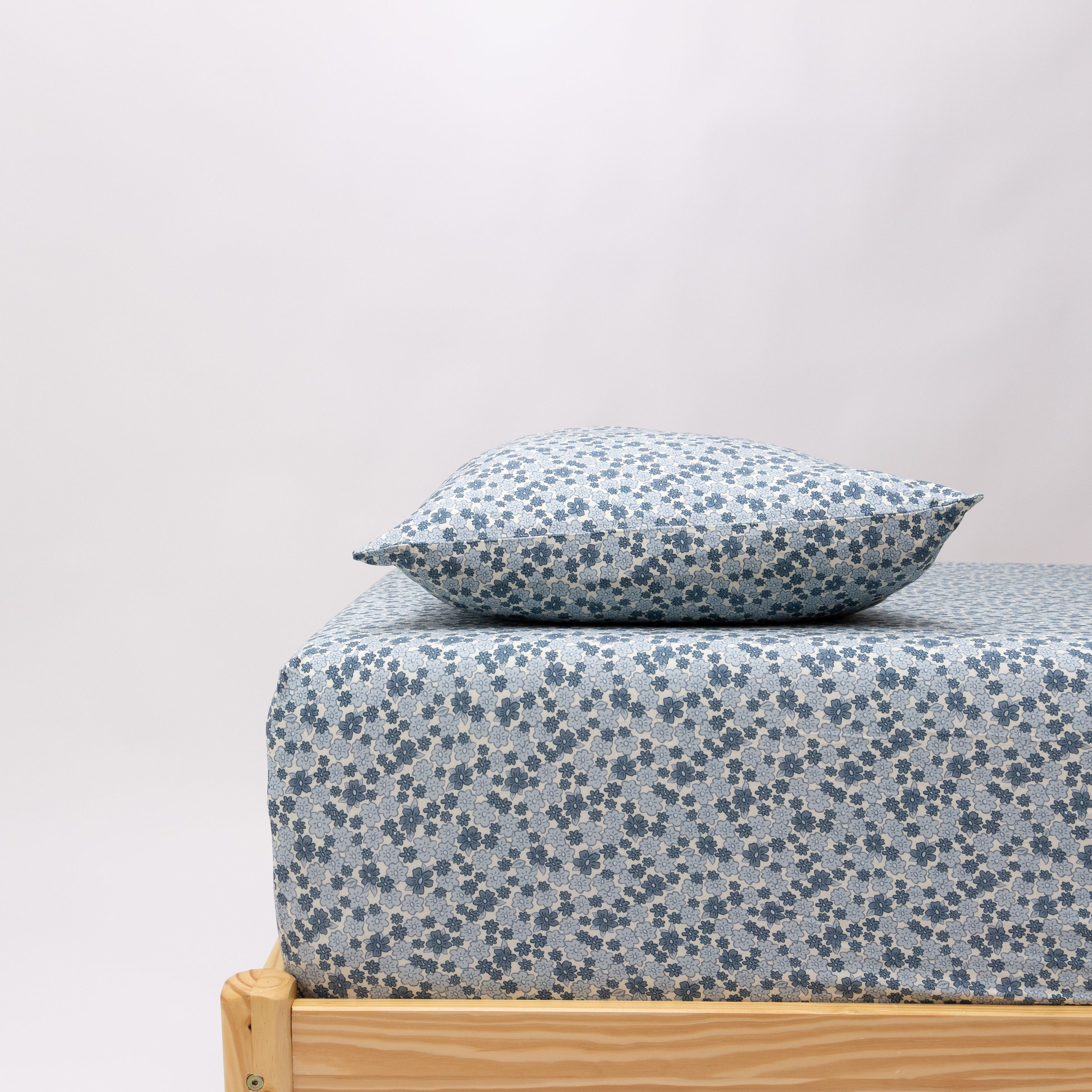 Bluebell Blossoms Twin Sheet With Pillow Case