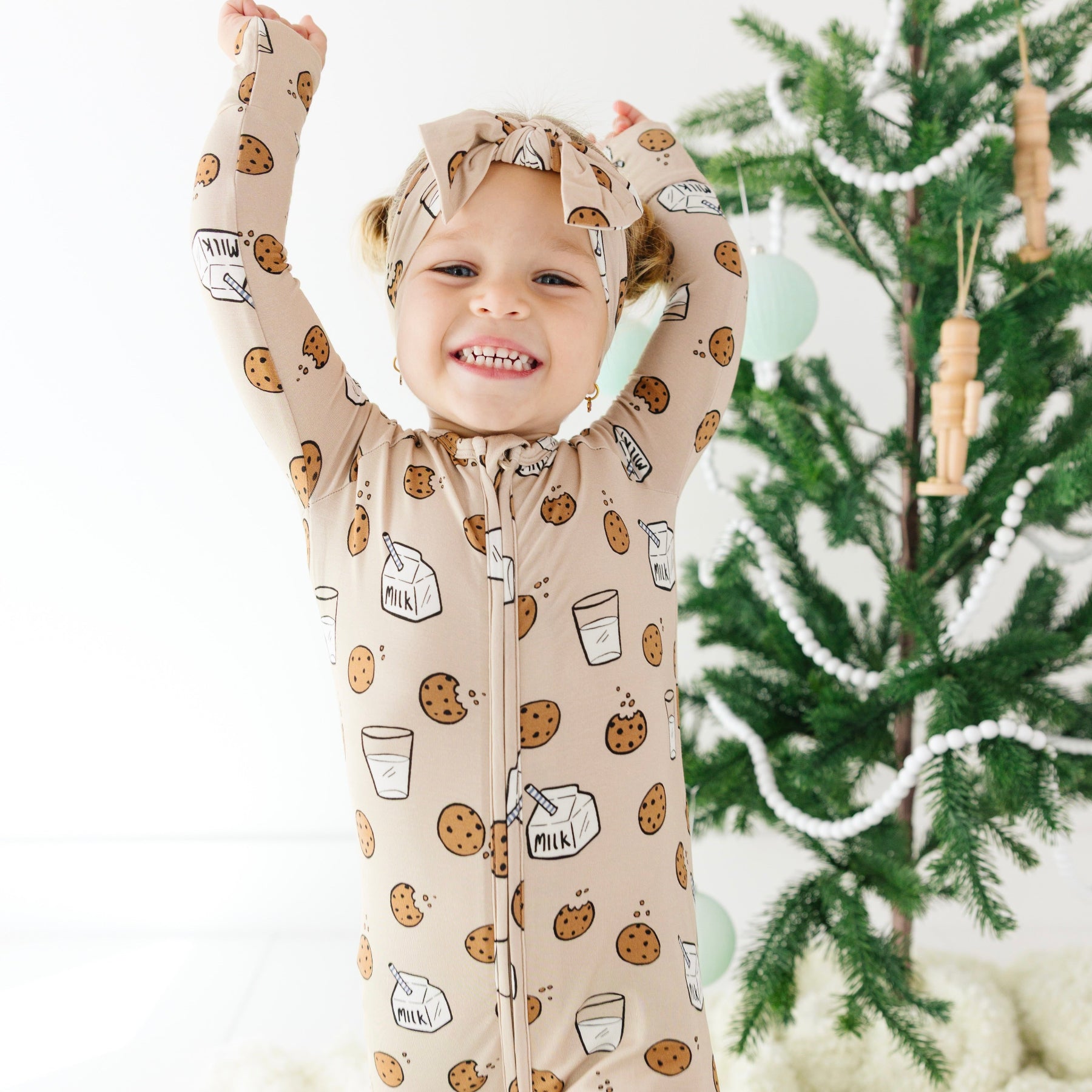 Cookies and Milk Bow