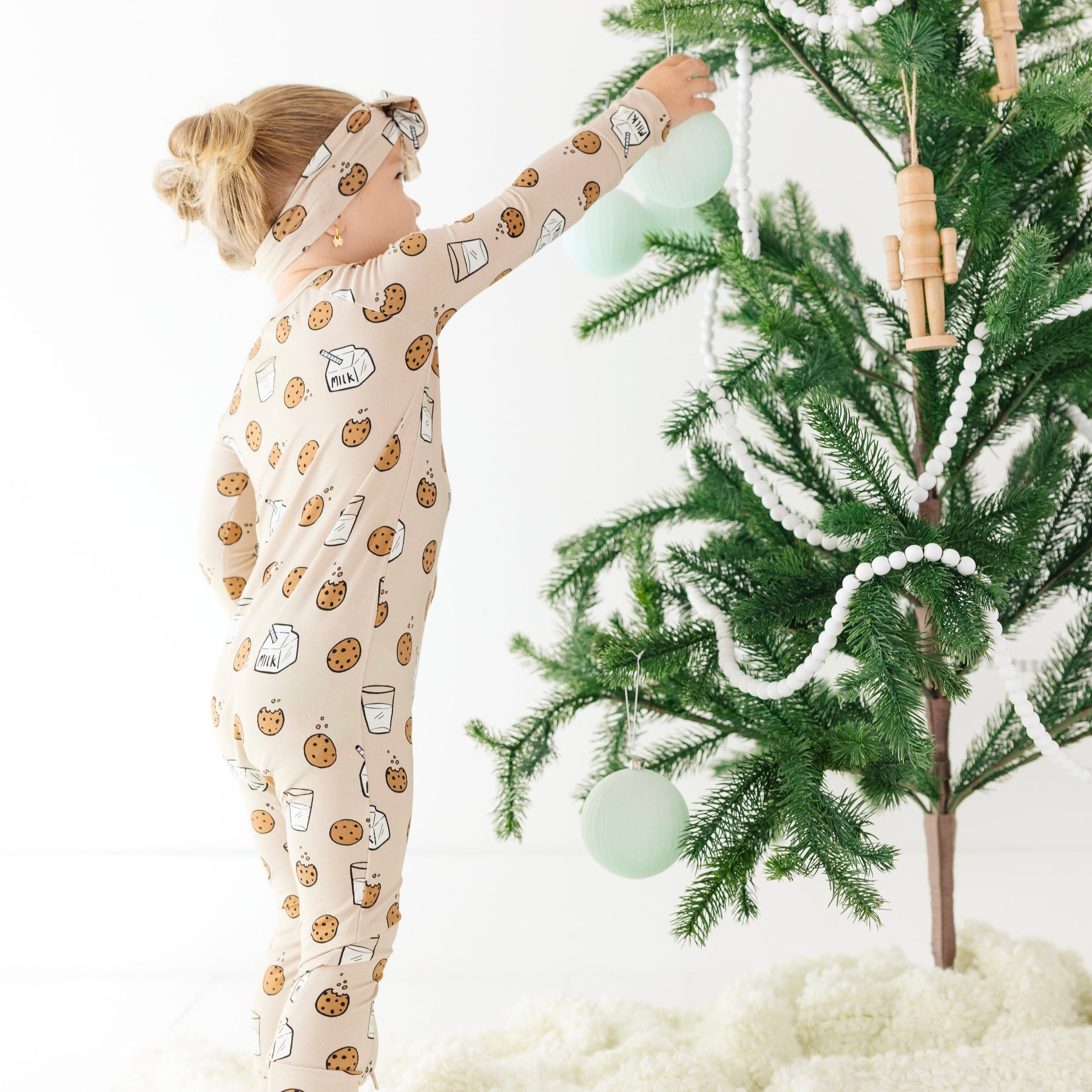 Cookies and Milk Bow