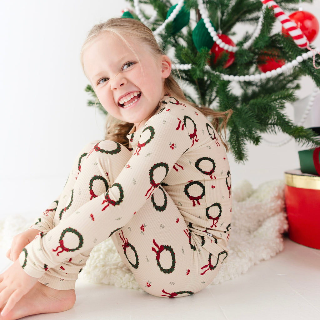 Christmas Wreaths Small Ribbed Two-Piece Set