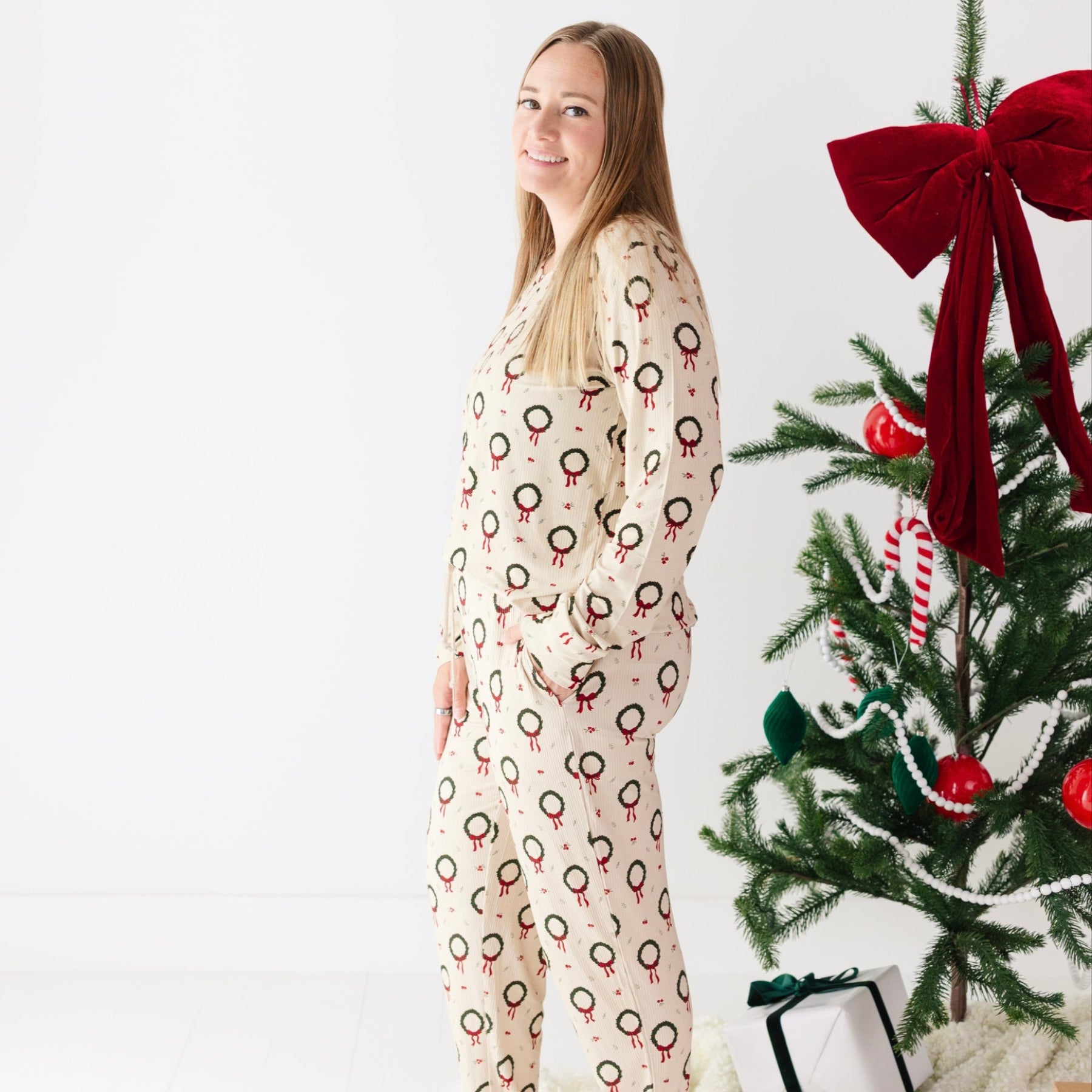 Christmas Wreaths Small Ribbed Women's Long Sleeve Top