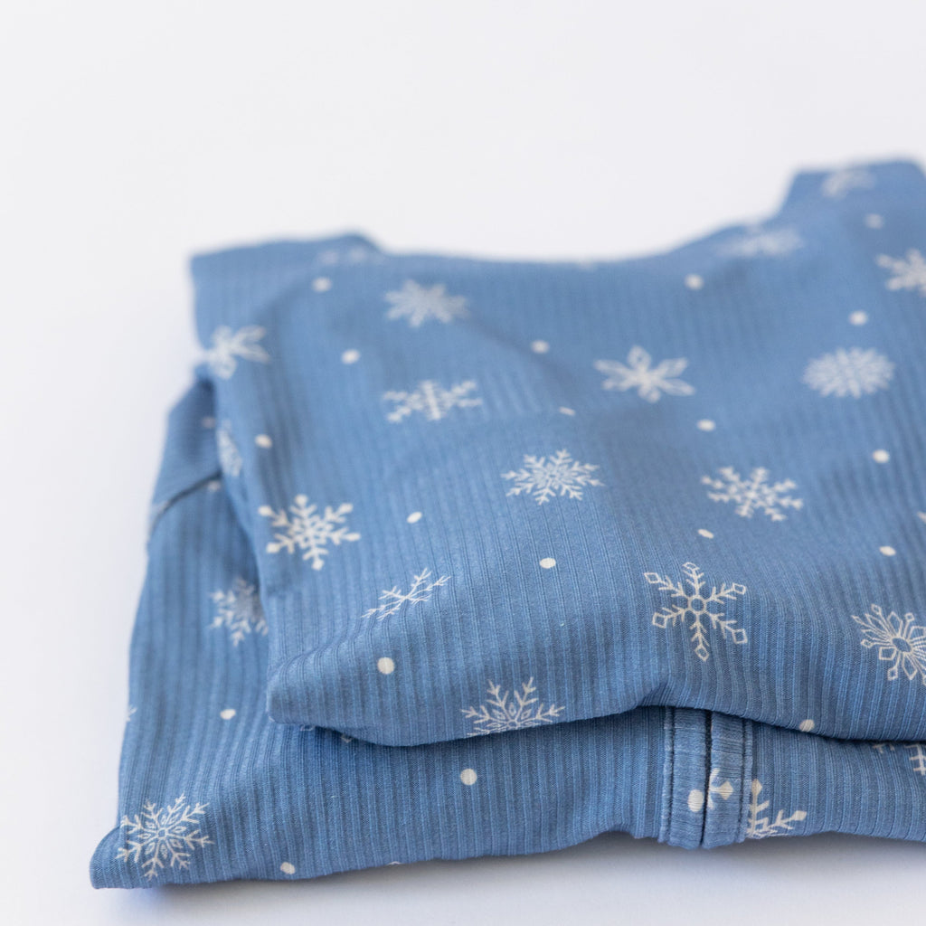 Snowflakes Small Ribbed Two-Piece Set