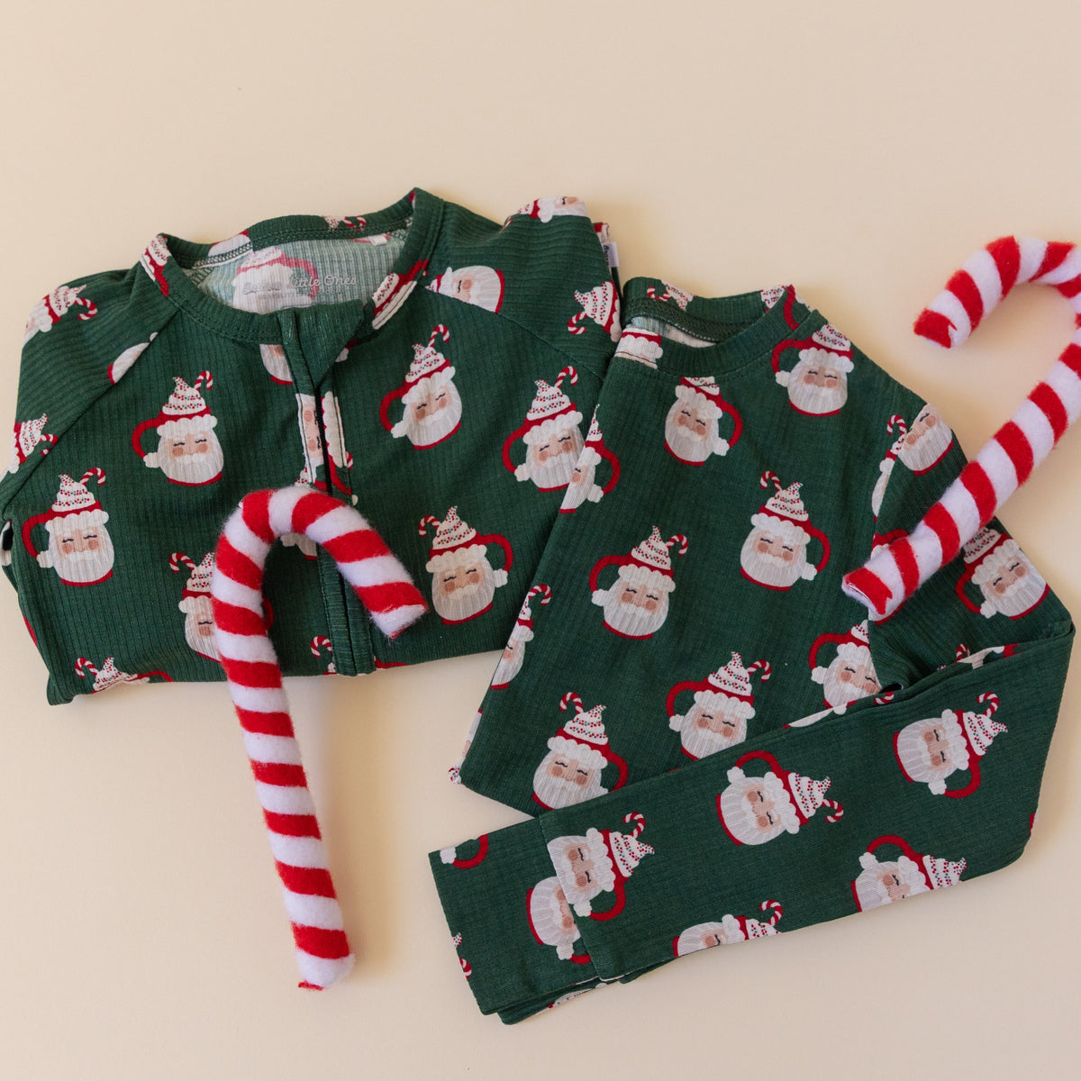 Santa Mug Small Ribbed Two-Piece Set