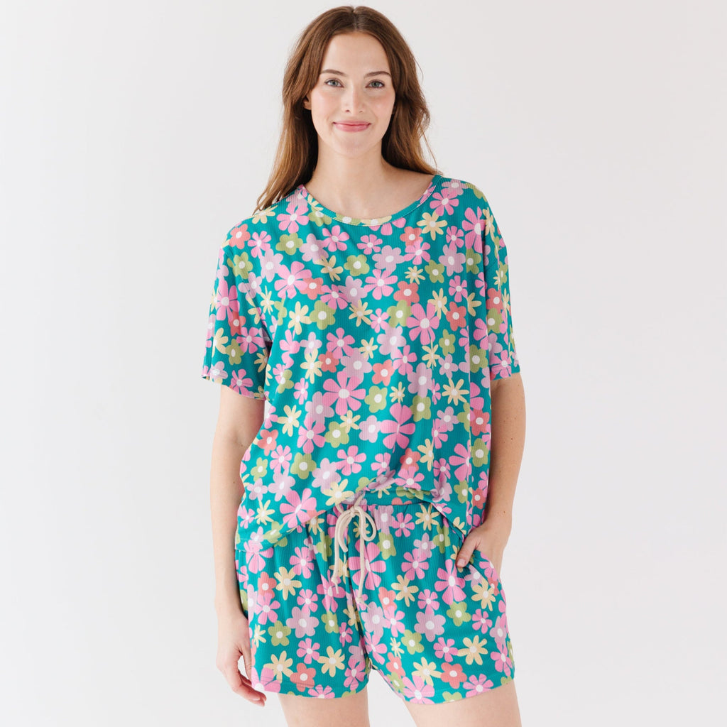 Retro Daisies Small Ribbed Women's Short Sleeve Top