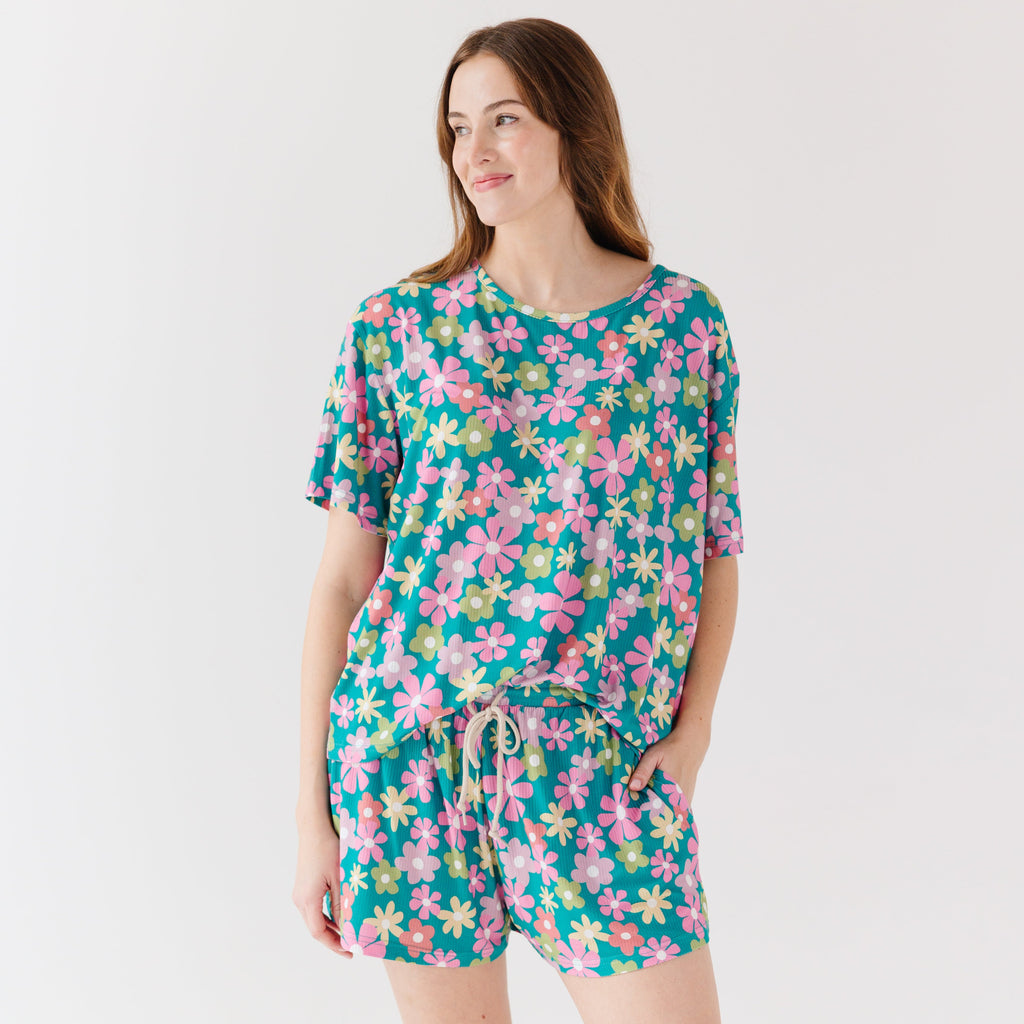 Retro Daisies Small Ribbed Women's Short Sleeve Top