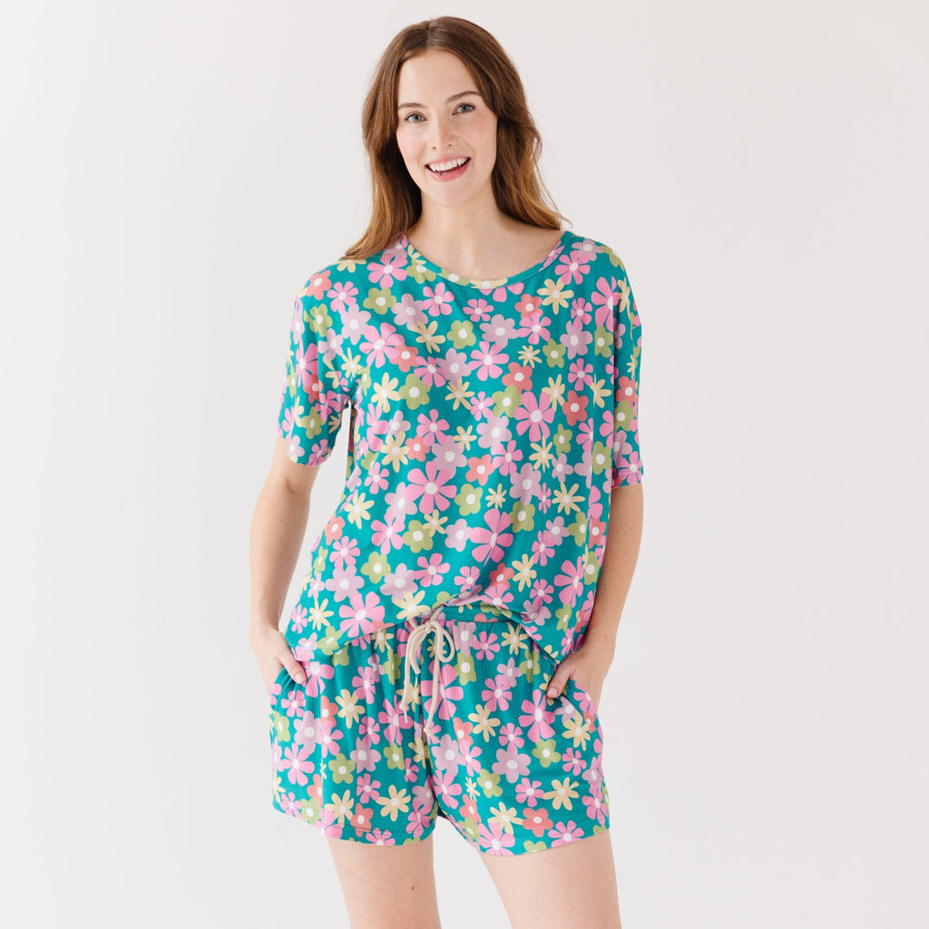 Retro Daisies Small Ribbed Women's Short Sleeve Top