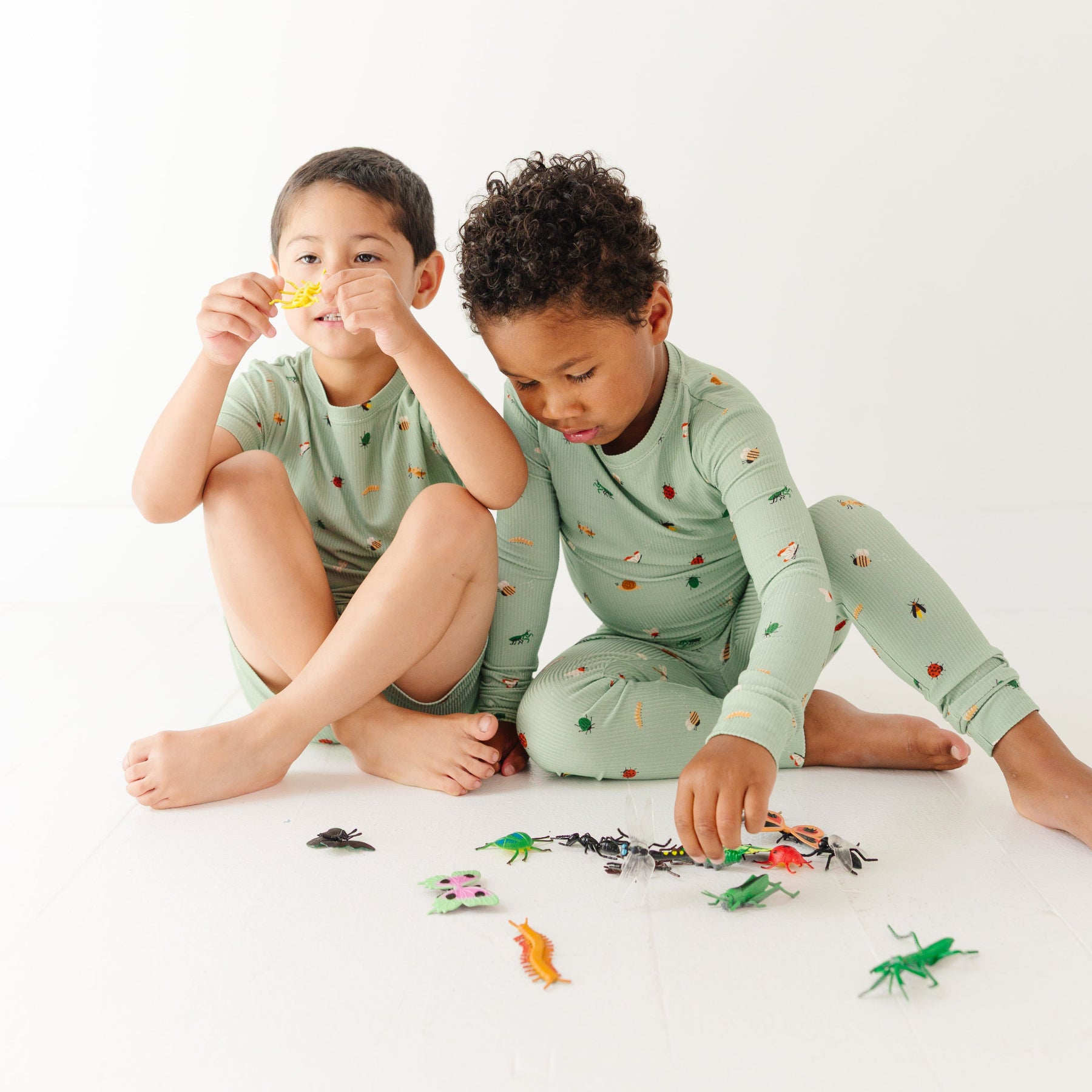 Backyard Bugs Small Ribbed Two-Piece Set