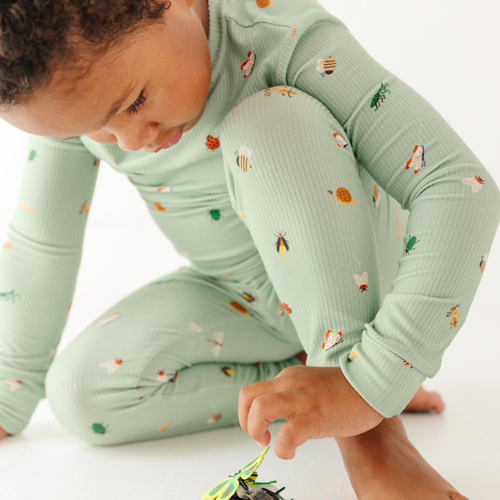 Backyard Bugs Small Ribbed Two-Piece Set