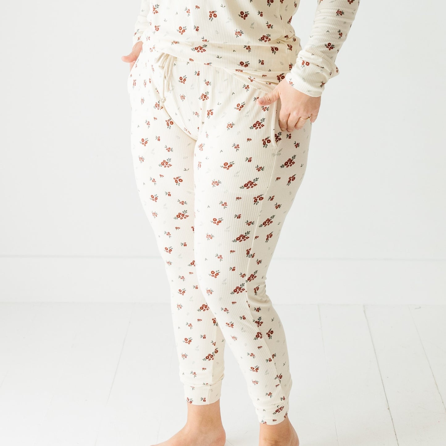 Scattered Floral Small Ribbed Women's Pants