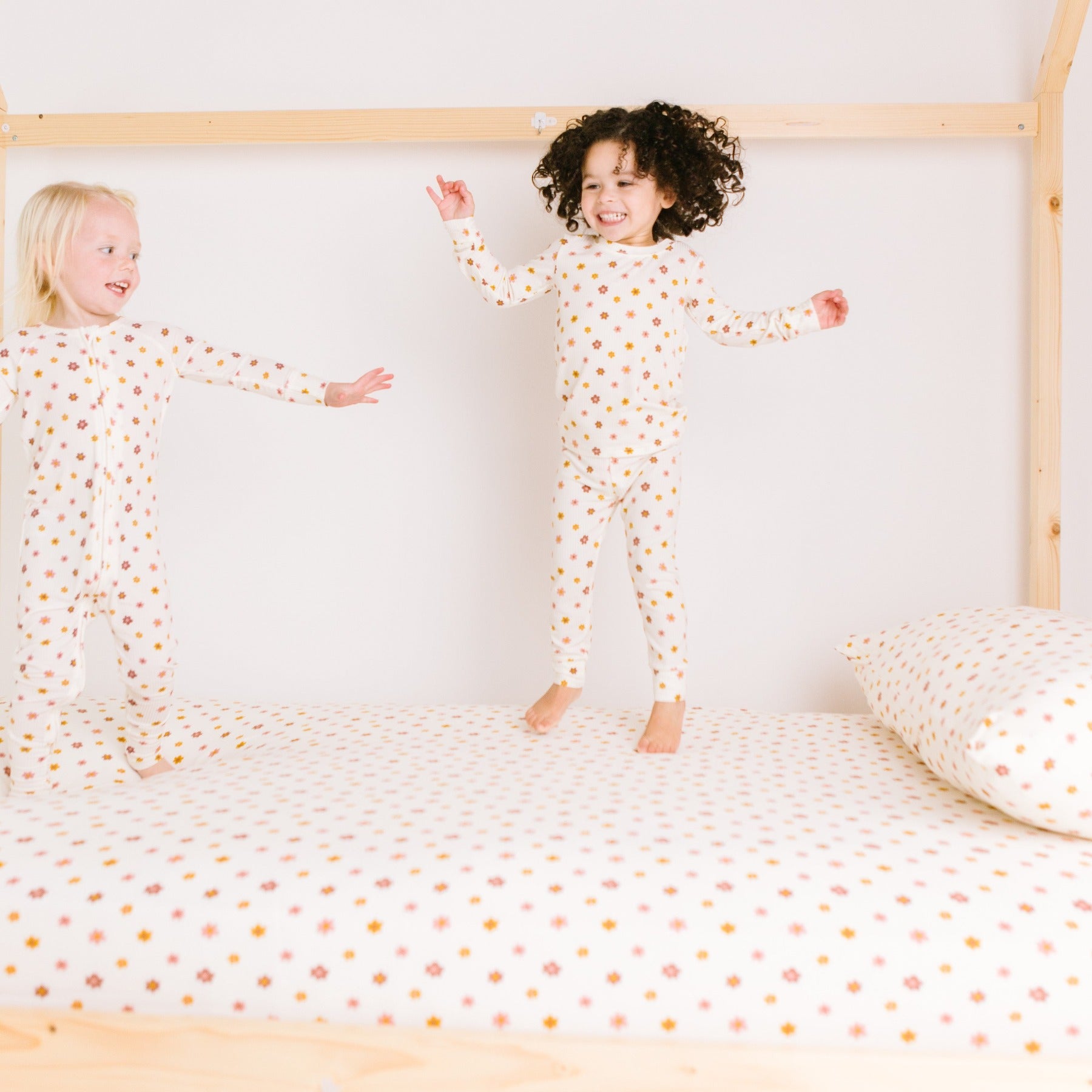 Pink Daisies Small Ribbed Zip Romper