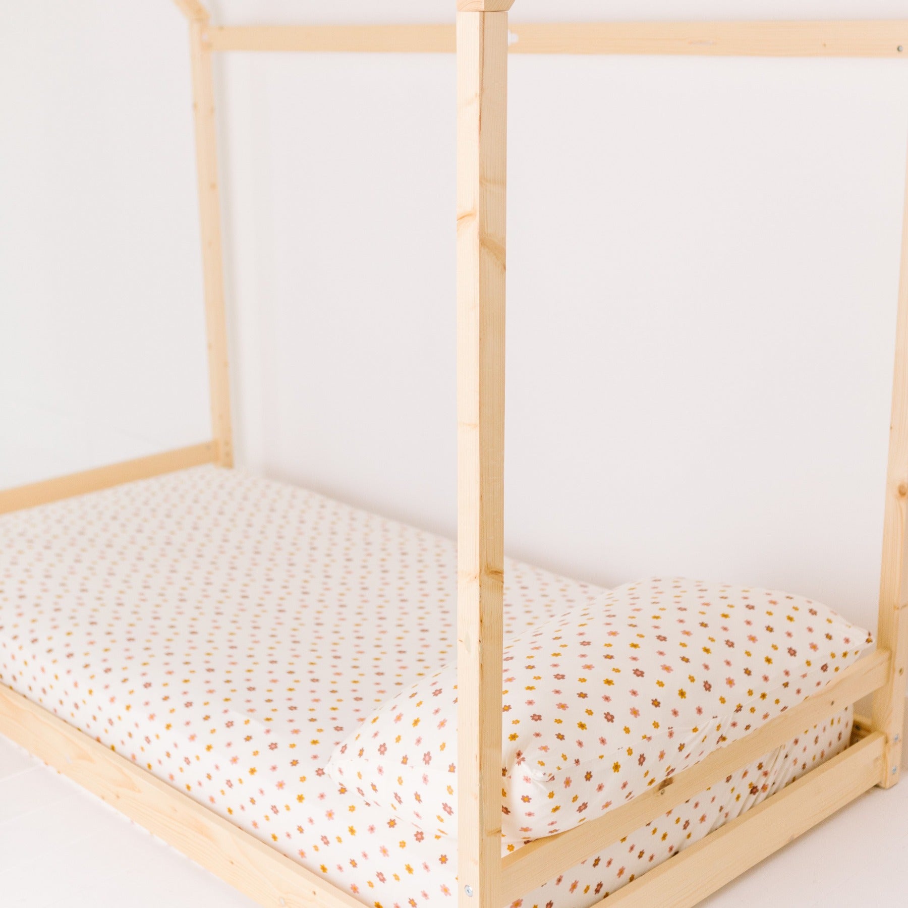 Pink Daisies Twin Sheet With Pillow Case