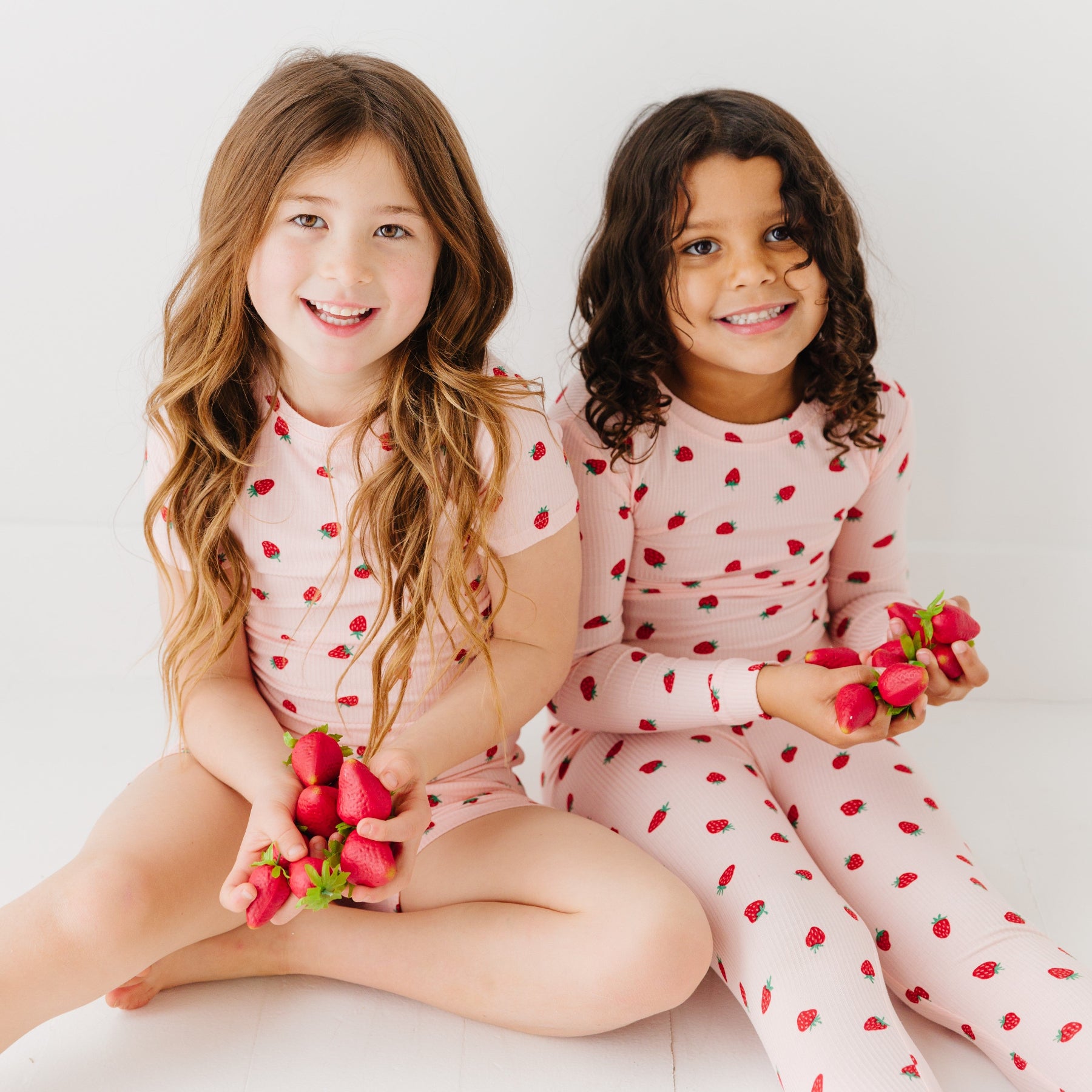 Strawberries Small Ribbed Two-Piece Set