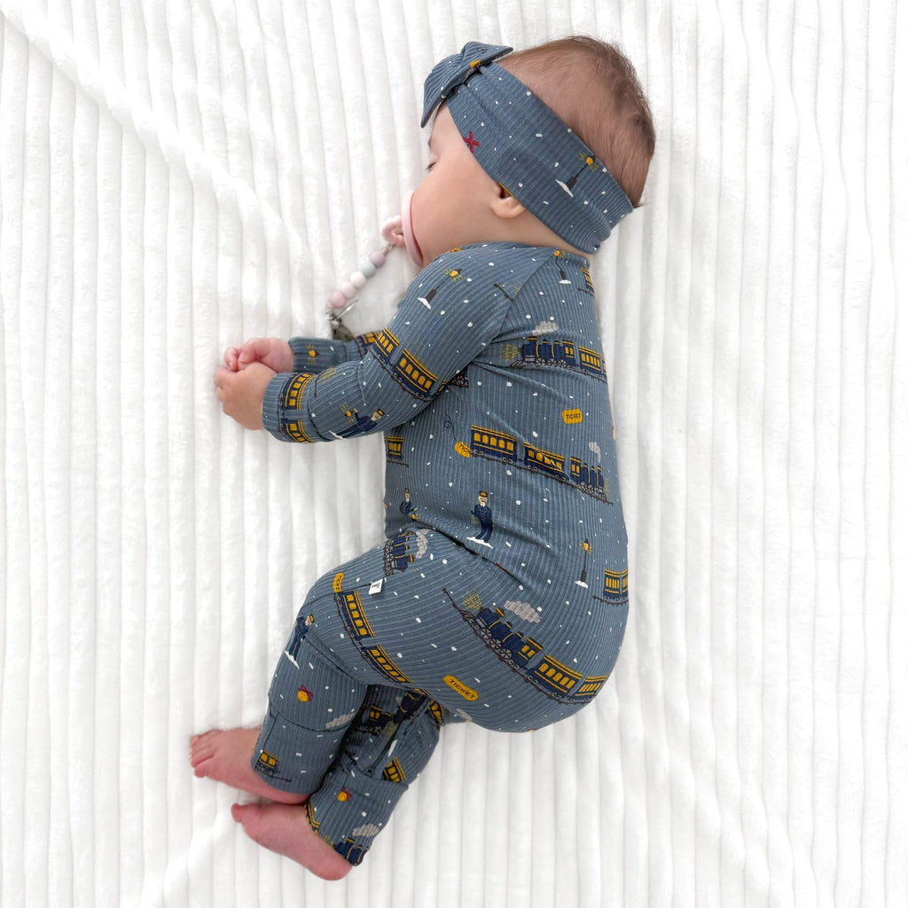 Christmas Trains Small Ribbed Bow