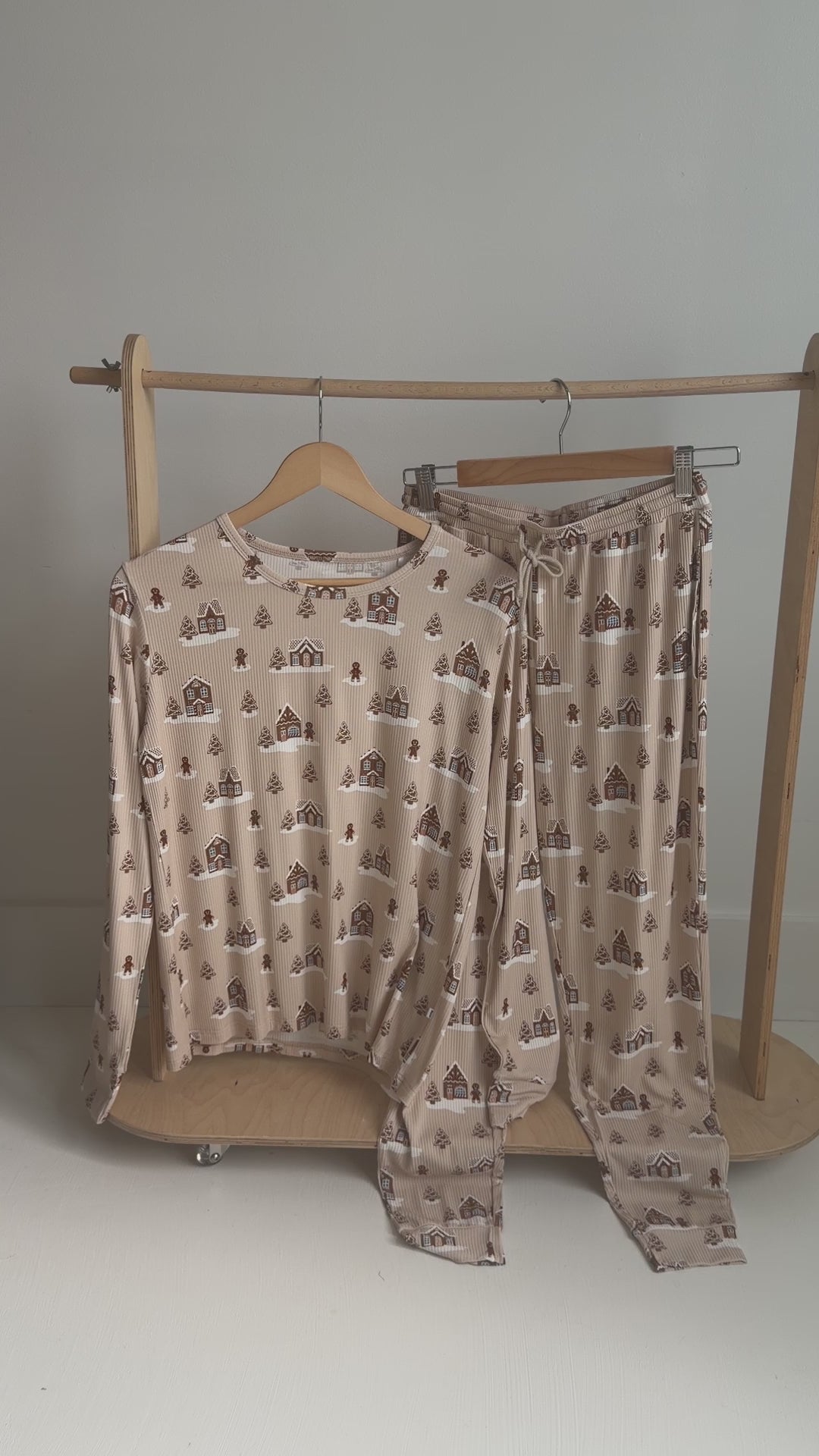 Gingerbread Small Ribbed Women's Long Sleeve Top