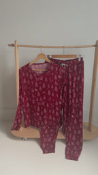 Reindeer & Santa Sleigh Small Ribbed Women's Matching set