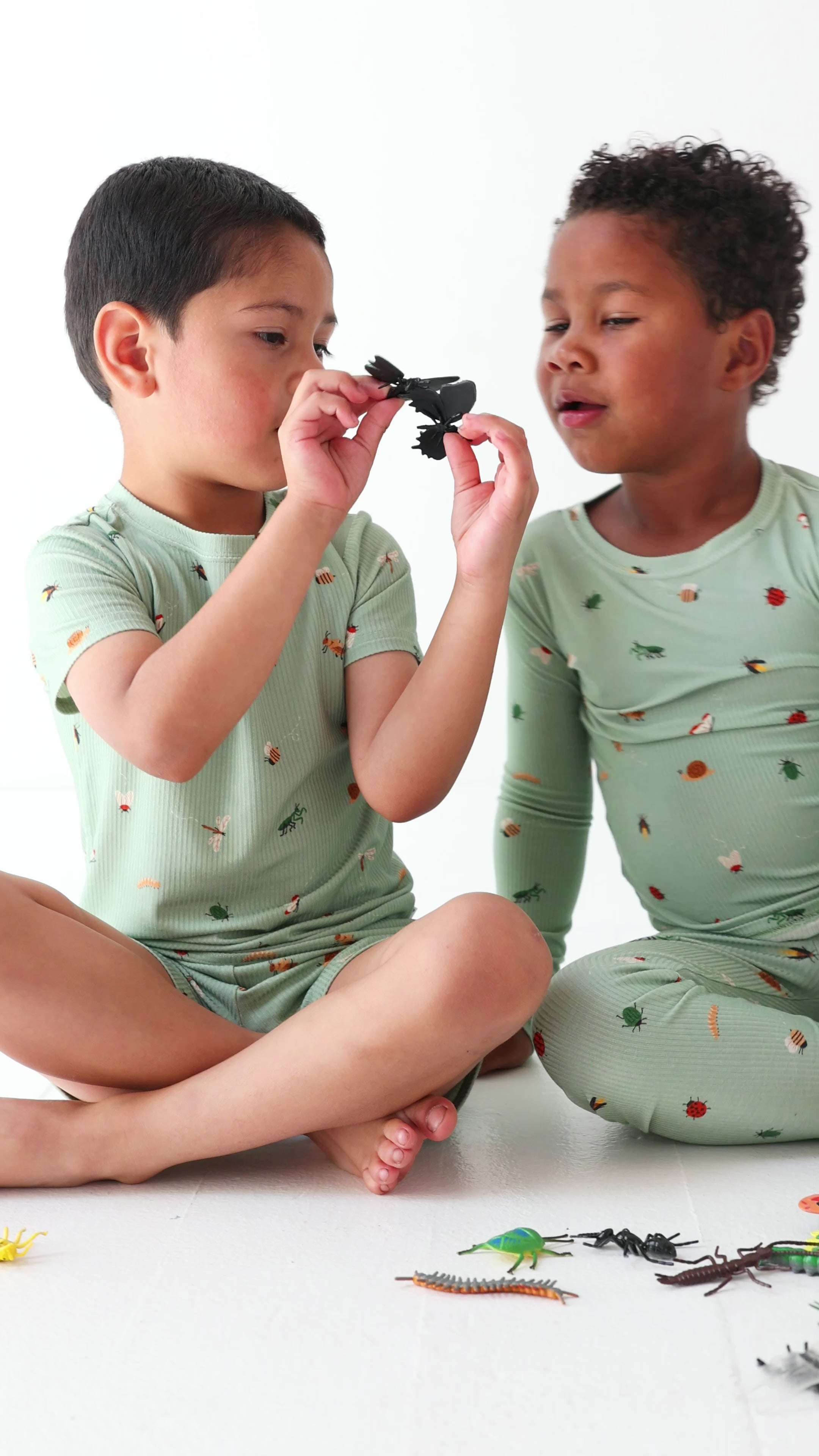 Backyard Bugs Small Ribbed Two-Piece Set