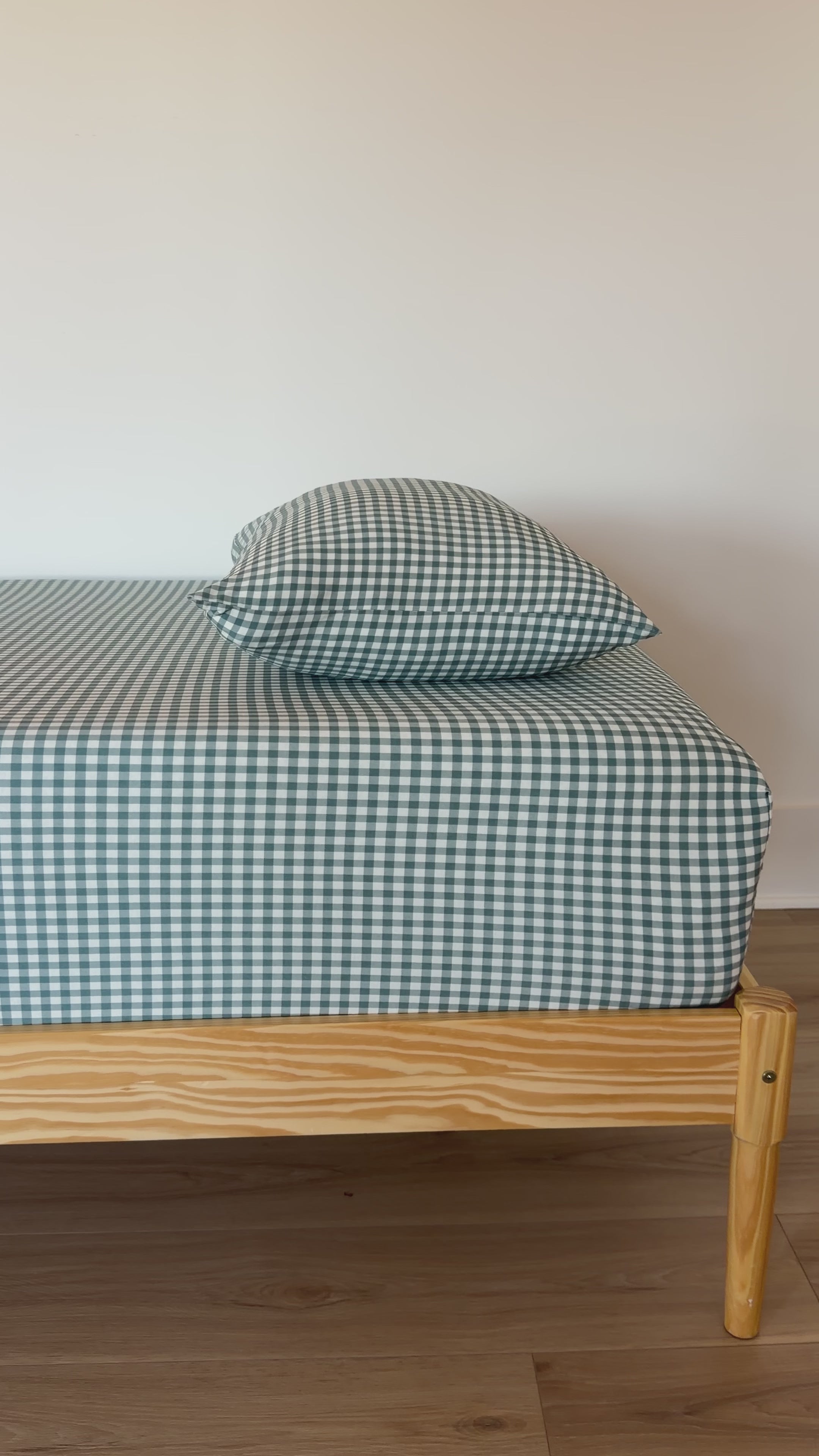 Blue Small Gingham Twin Sheet With Pillow Case