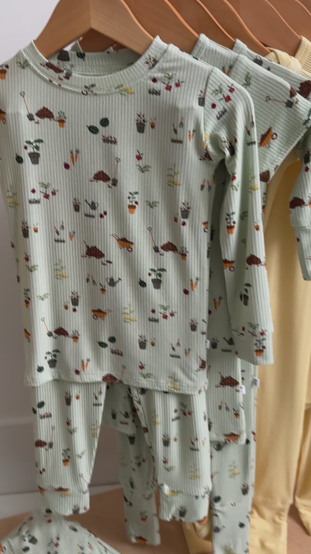 Backyard Garden Small Ribbed Two-Piece Set