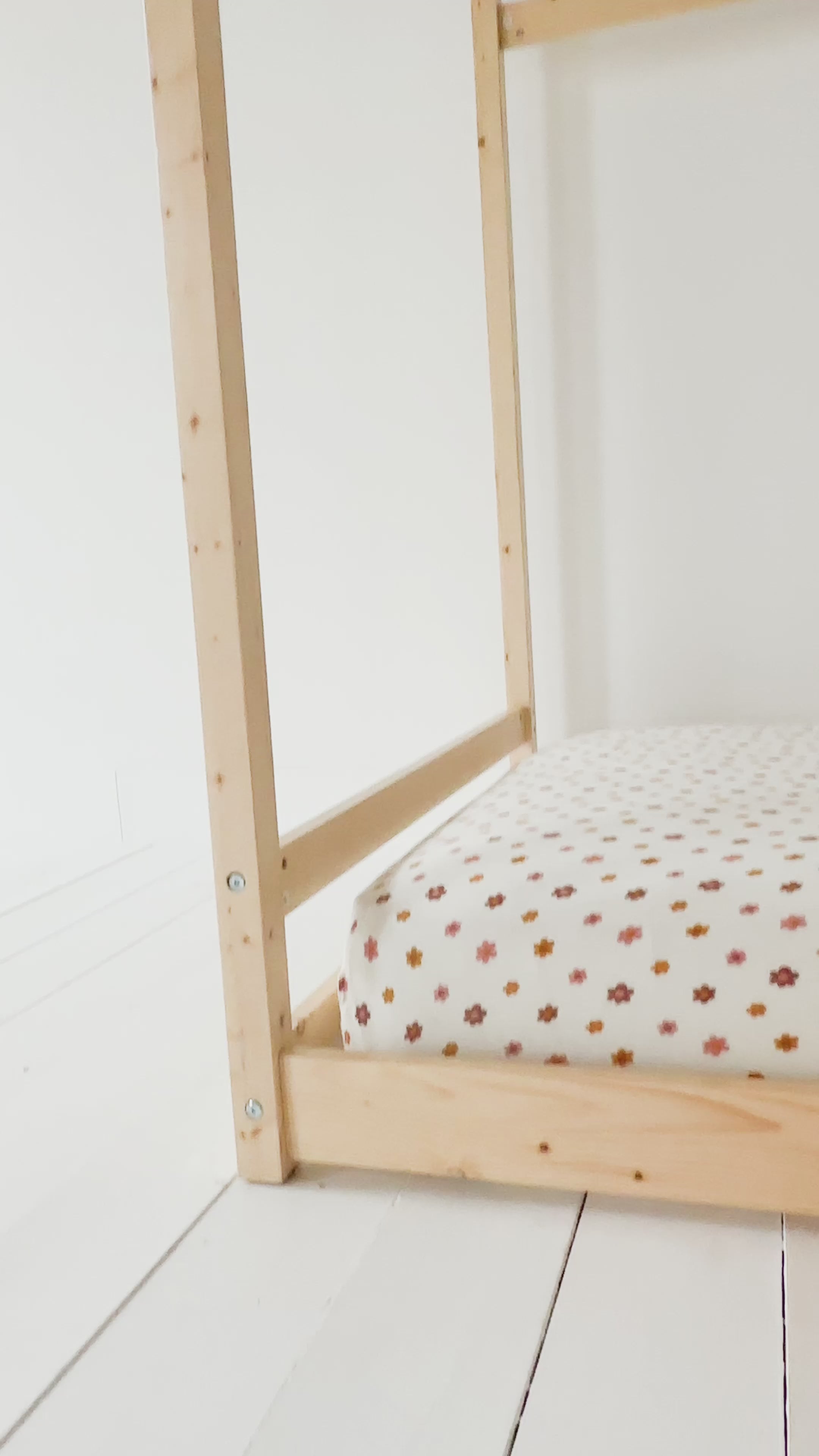 Pink Daisies Twin Sheet With Pillow Case