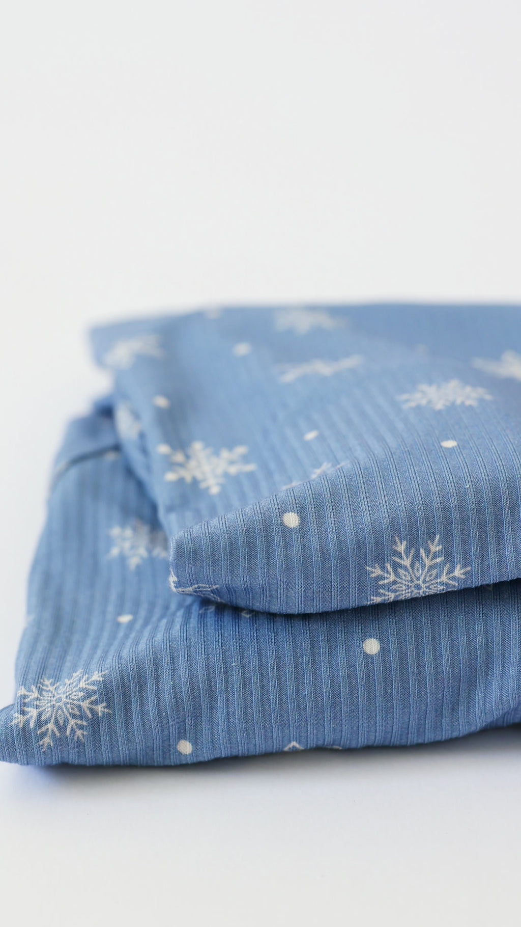 Snowflakes Small Ribbed Two-Piece Set