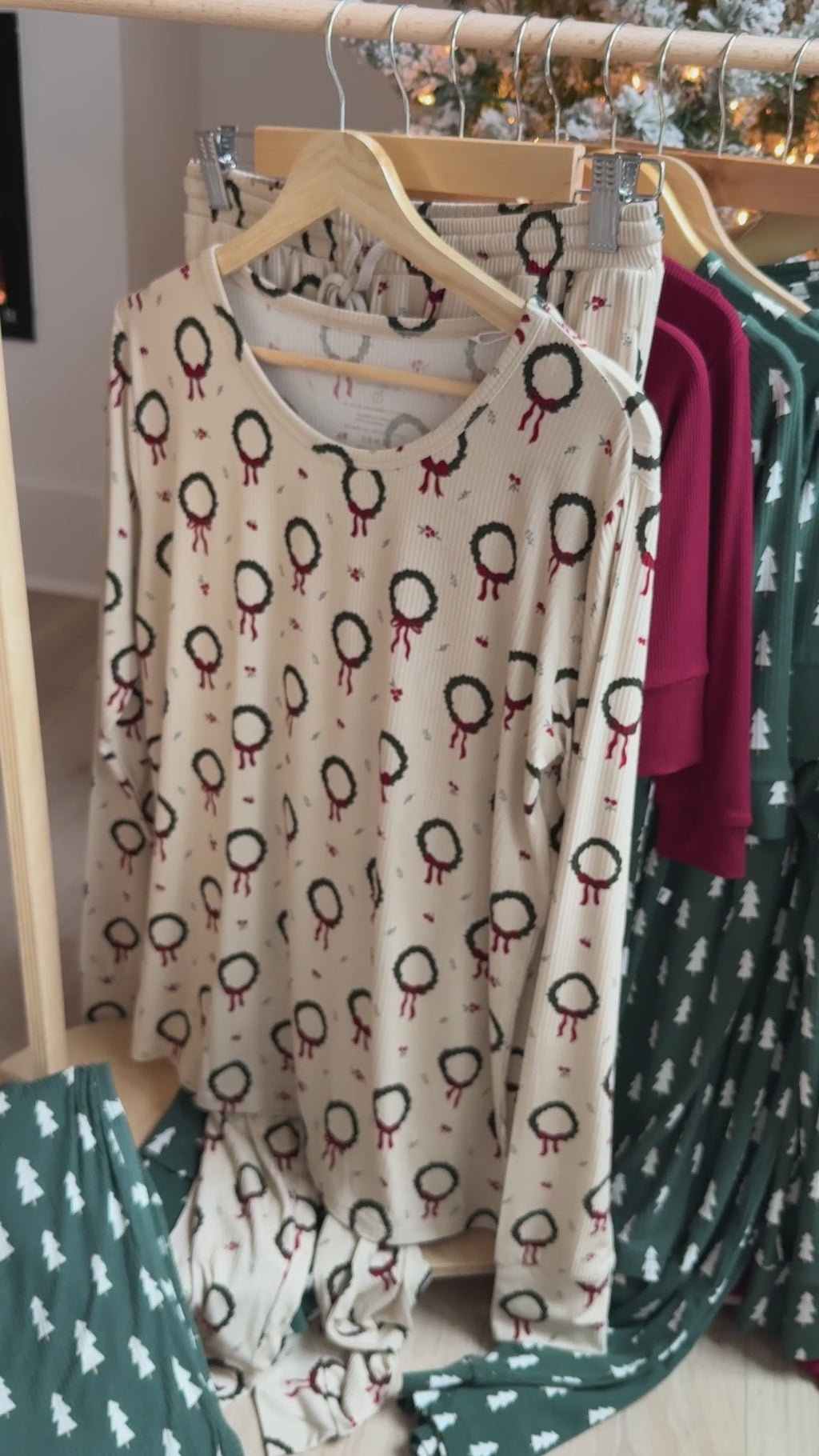 Christmas Wreaths Small Ribbed Women's Matching Set