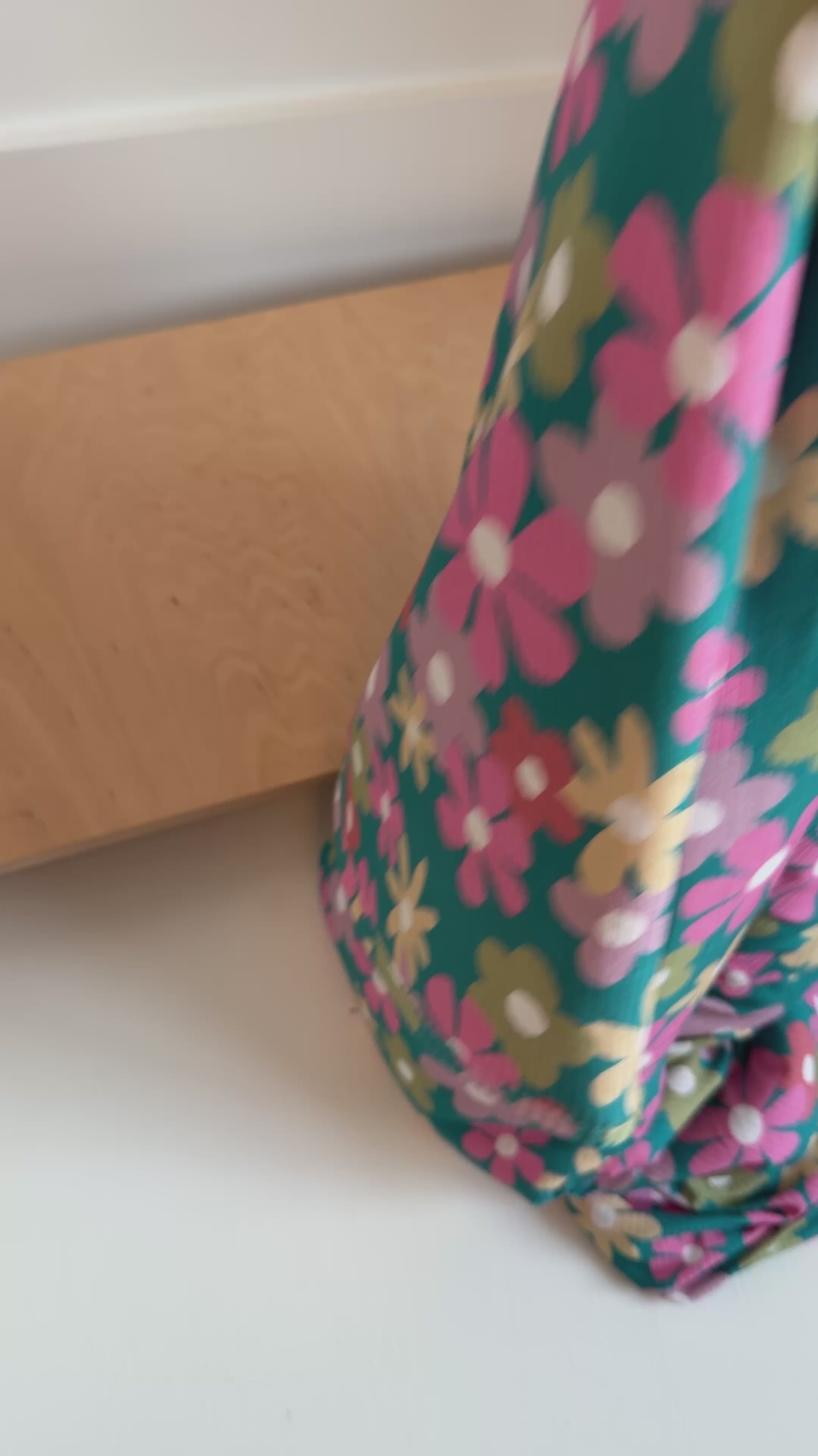 Retro Daisies Small Ribbed Toddler Blanket