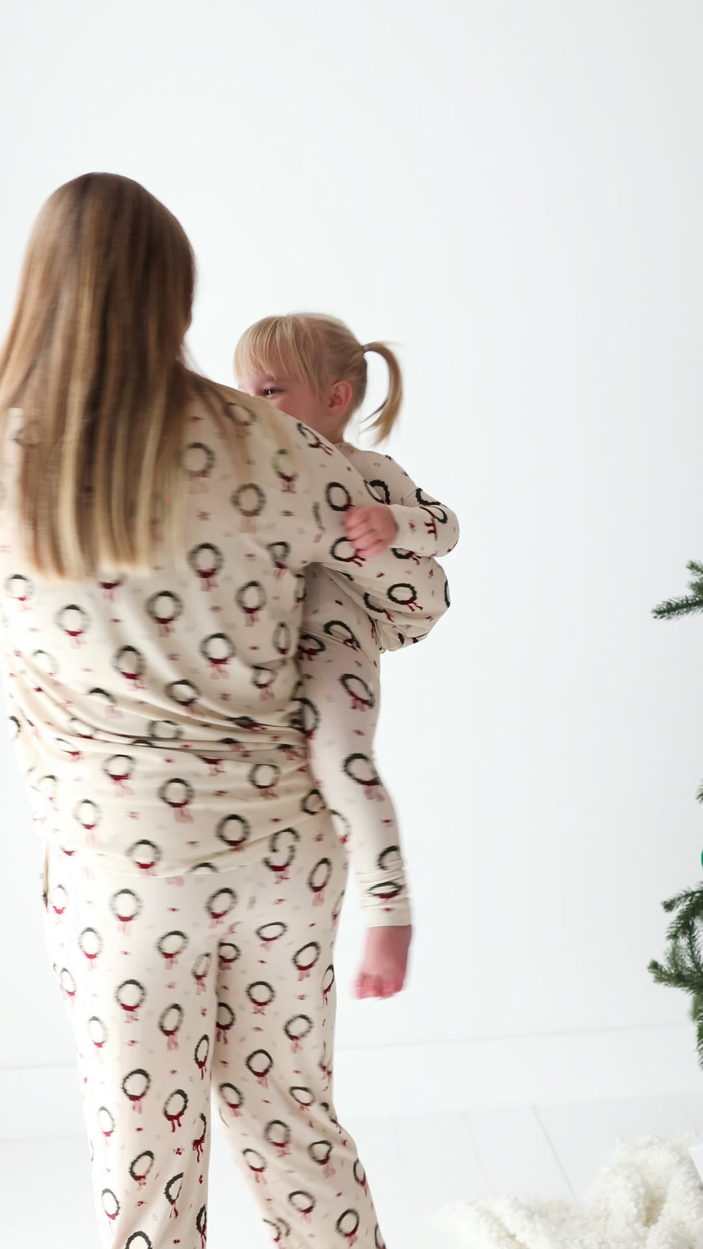 Christmas Wreaths Small Ribbed Women's Matching Set