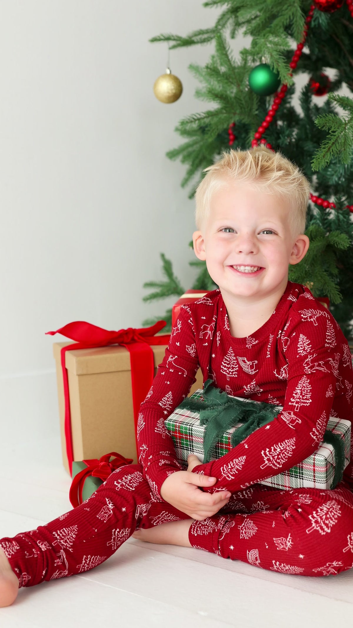 Reindeer & Santa Sleigh Small Ribbed Two-Piece Set