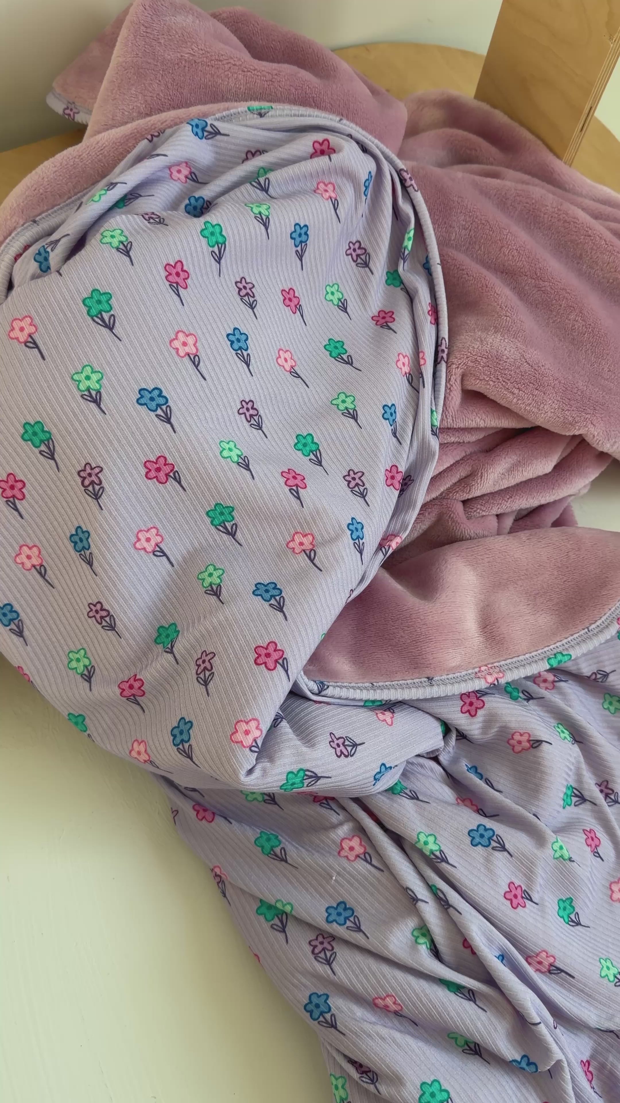 Lilac Daisies Small Ribbed Adult Blanket