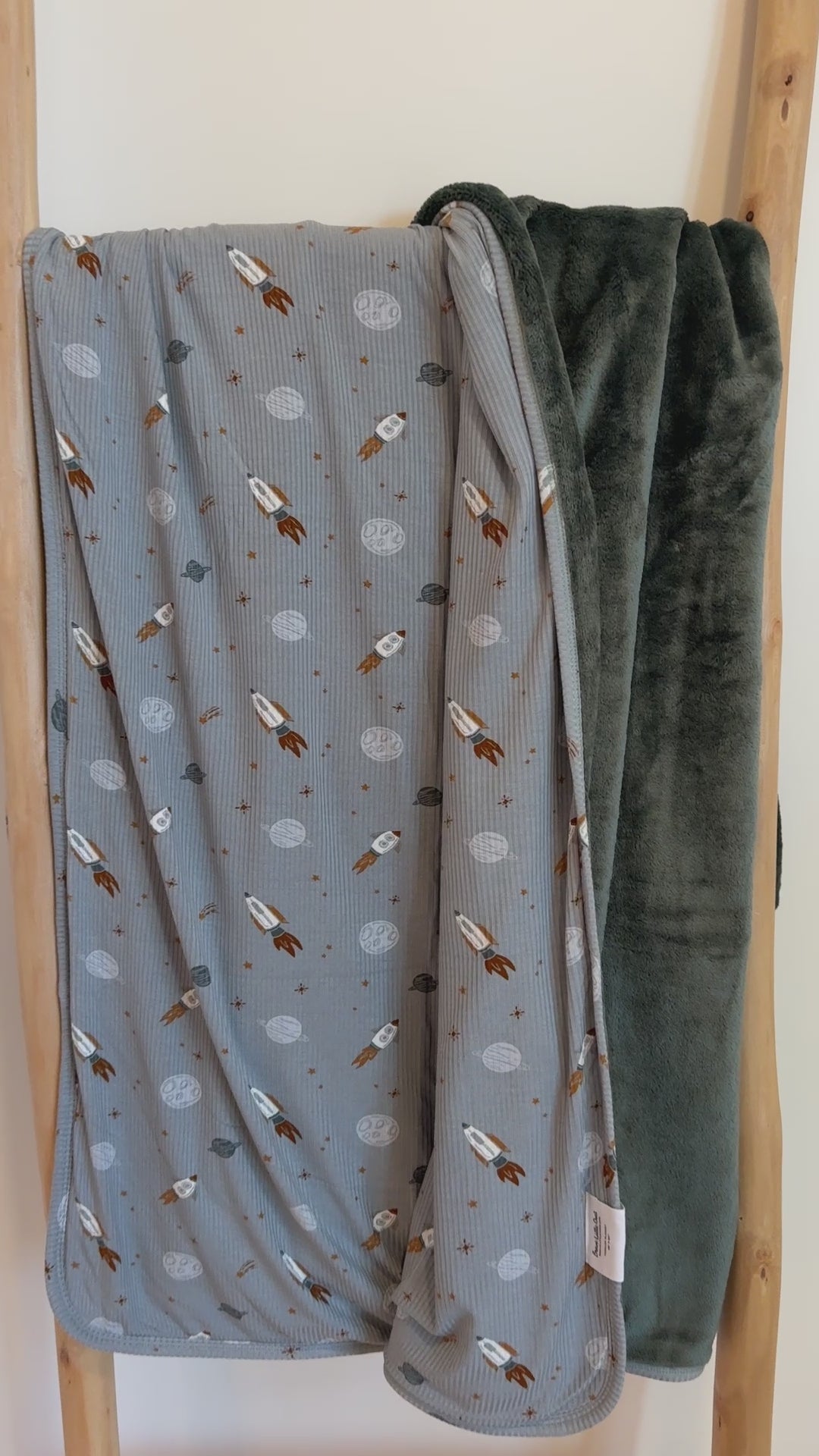 Space Explorers Small Ribbed Toddler Blanket