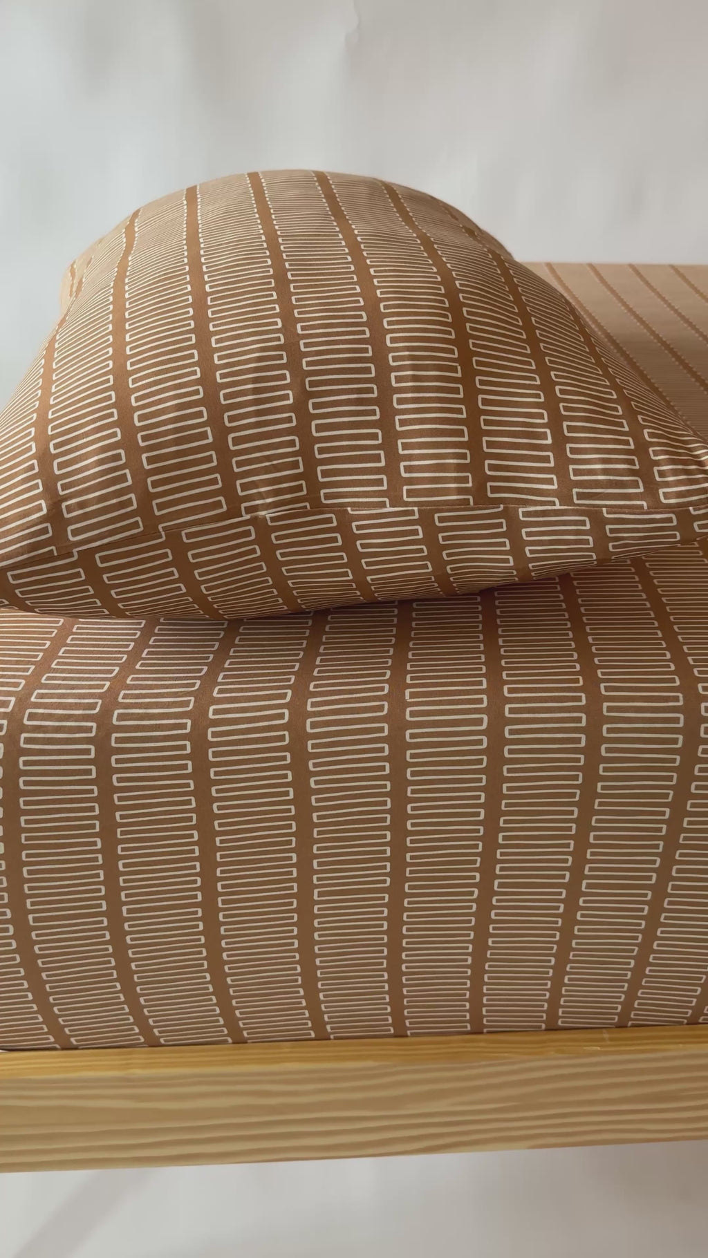 Neutral Lines Twin Sheet With Pillow Case